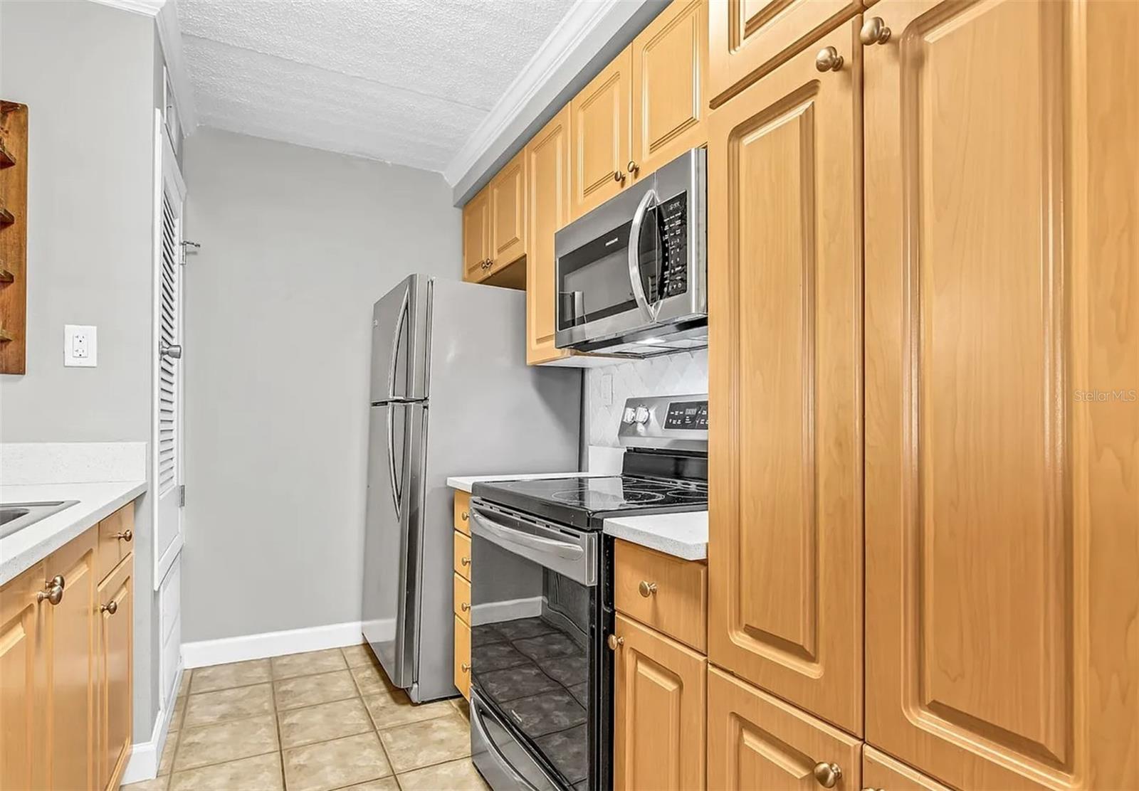 Image 7 of 27 For 5304 Kennedy Boulevard 306