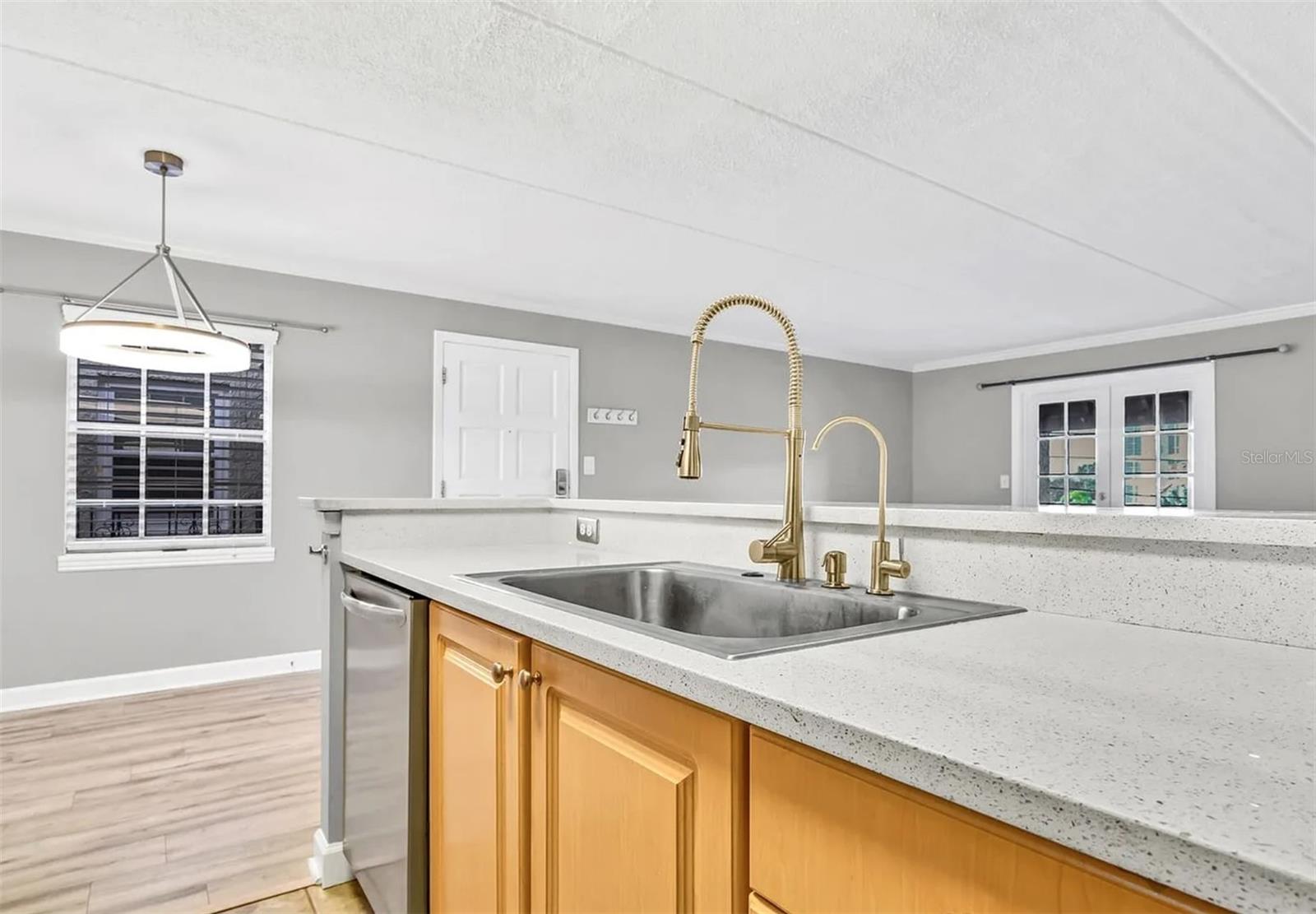 Image 9 of 27 For 5304 Kennedy Boulevard 306