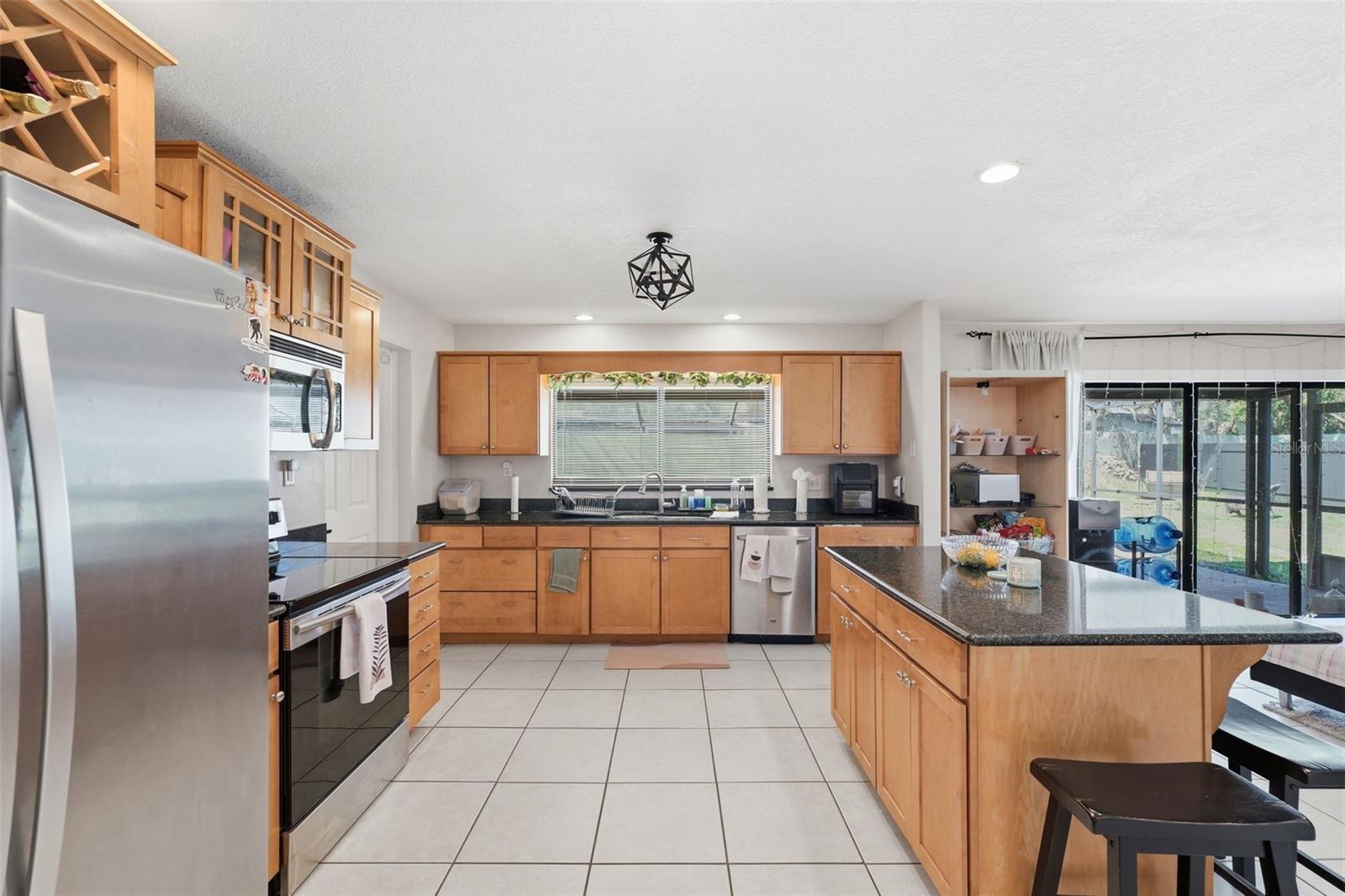 Listing photo id 9 for 12935 Rain Forest Street