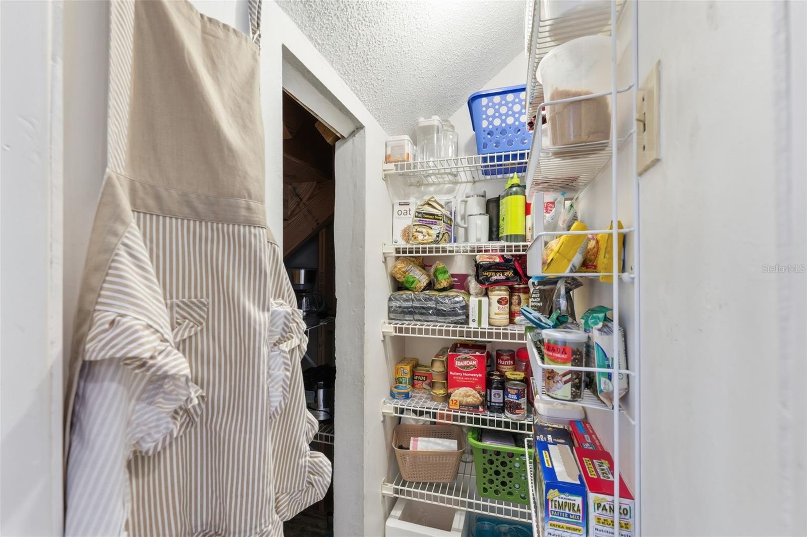 Listing photo id 13 for 12935 Rain Forest Street