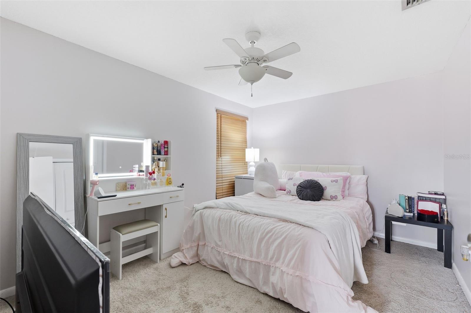 Listing photo id 22 for 12935 Rain Forest Street