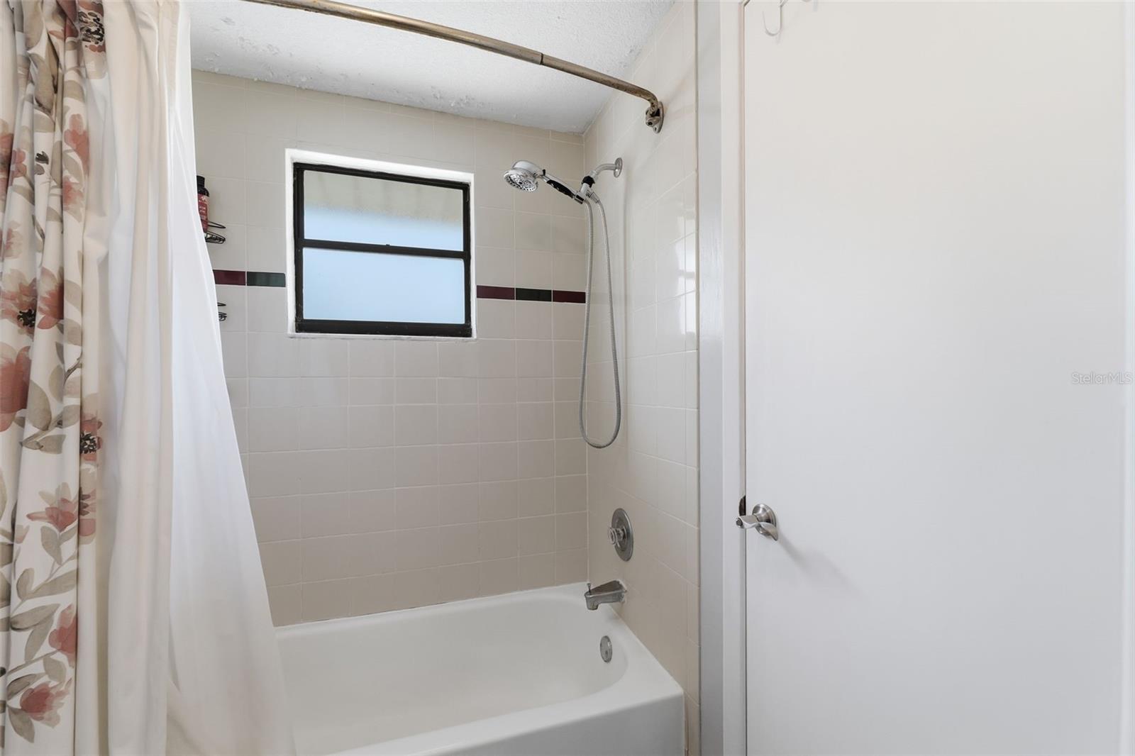 Listing photo id 25 for 12935 Rain Forest Street