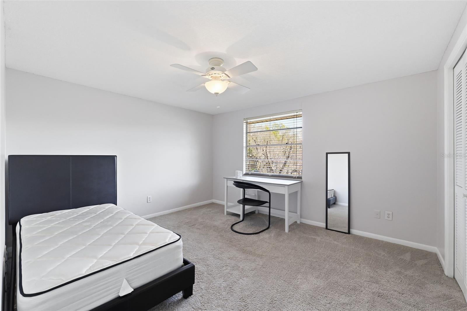 Listing photo id 26 for 12935 Rain Forest Street