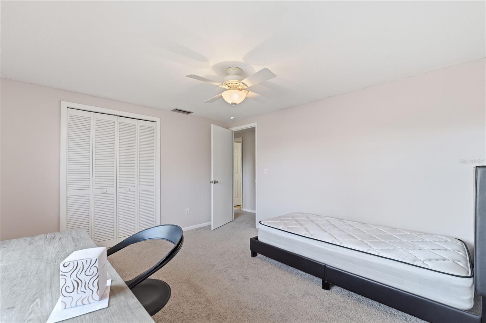 Listing photo id 27 for 12935 Rain Forest Street