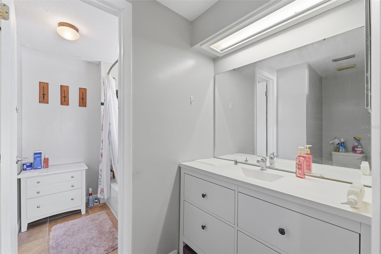 Listing photo id 30 for 12935 Rain Forest Street