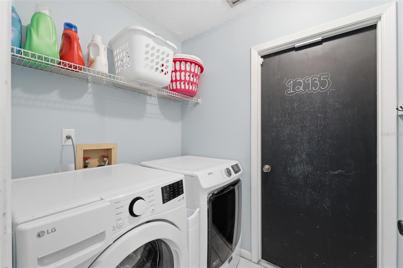 Listing photo id 31 for 12935 Rain Forest Street