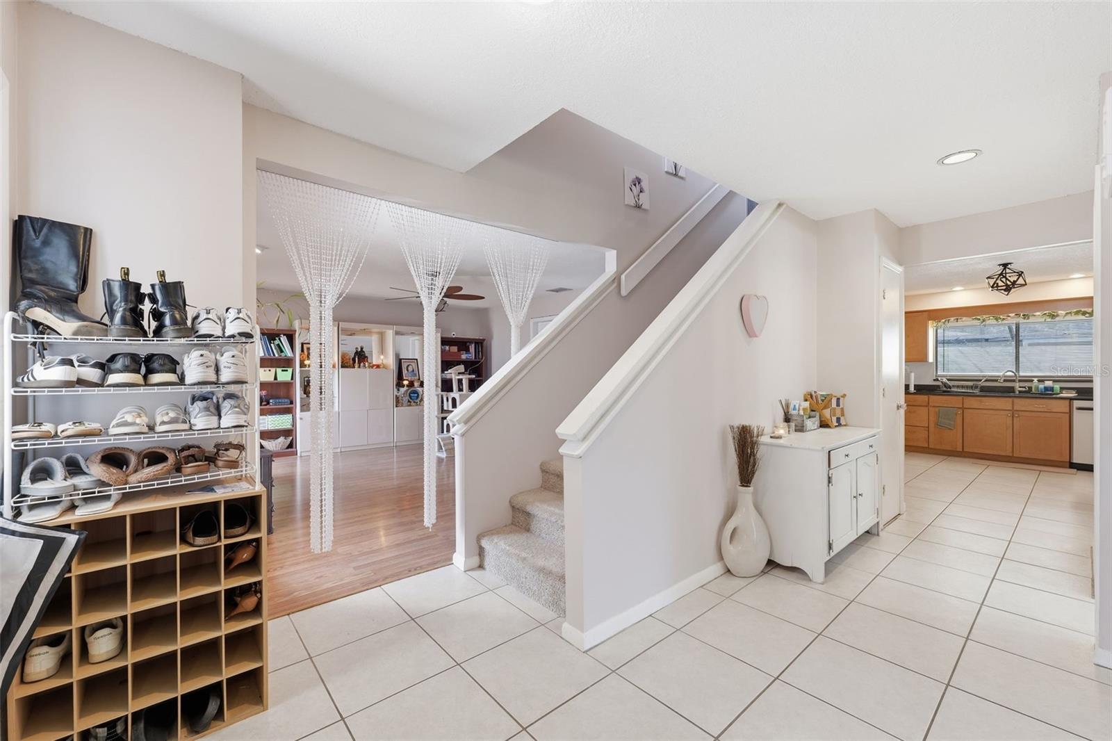 Listing photo id 5 for 12935 Rain Forest Street