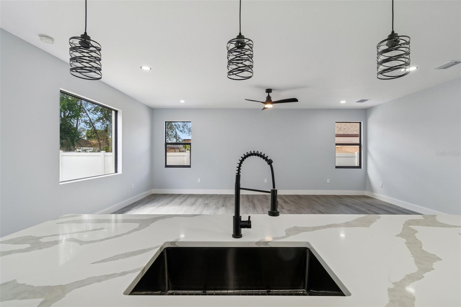 Listing photo id 10 for 5140 70th Avenue N