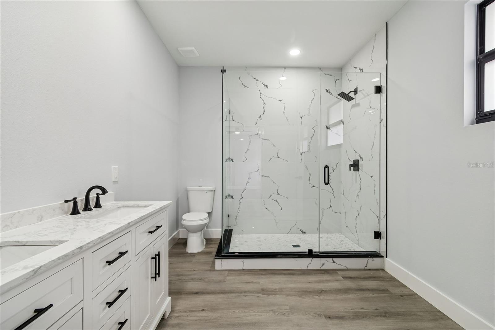 Listing photo id 32 for 5140 70th Avenue N