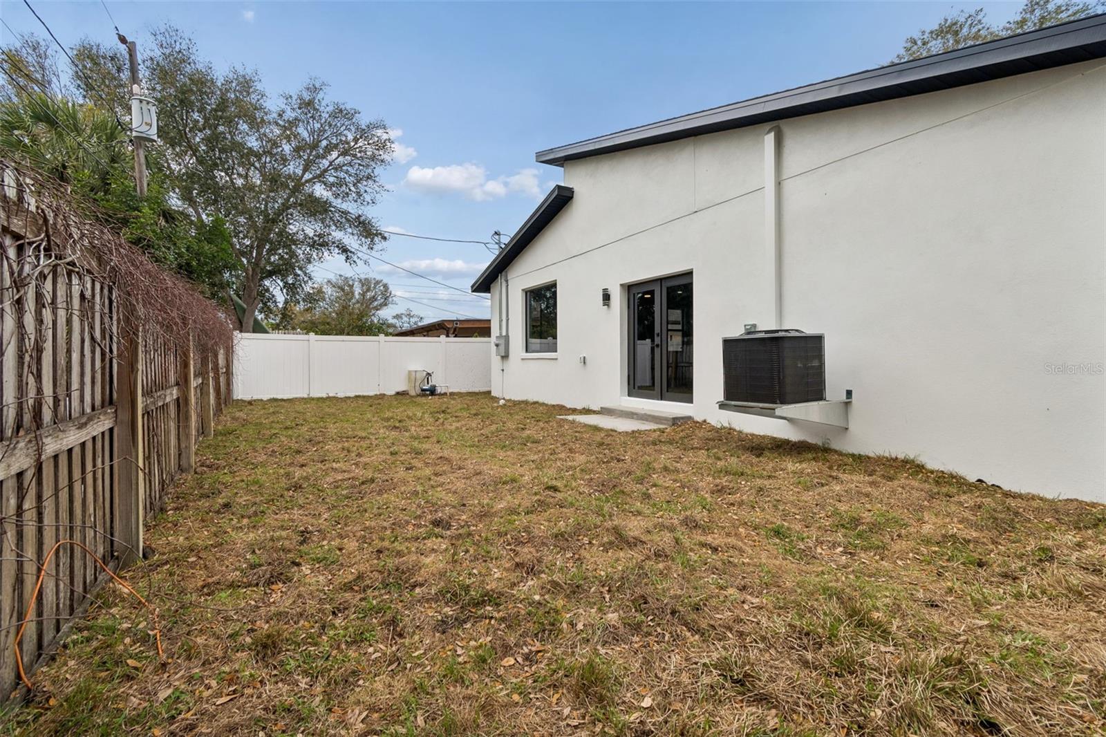 Listing photo id 35 for 5140 70th Avenue N