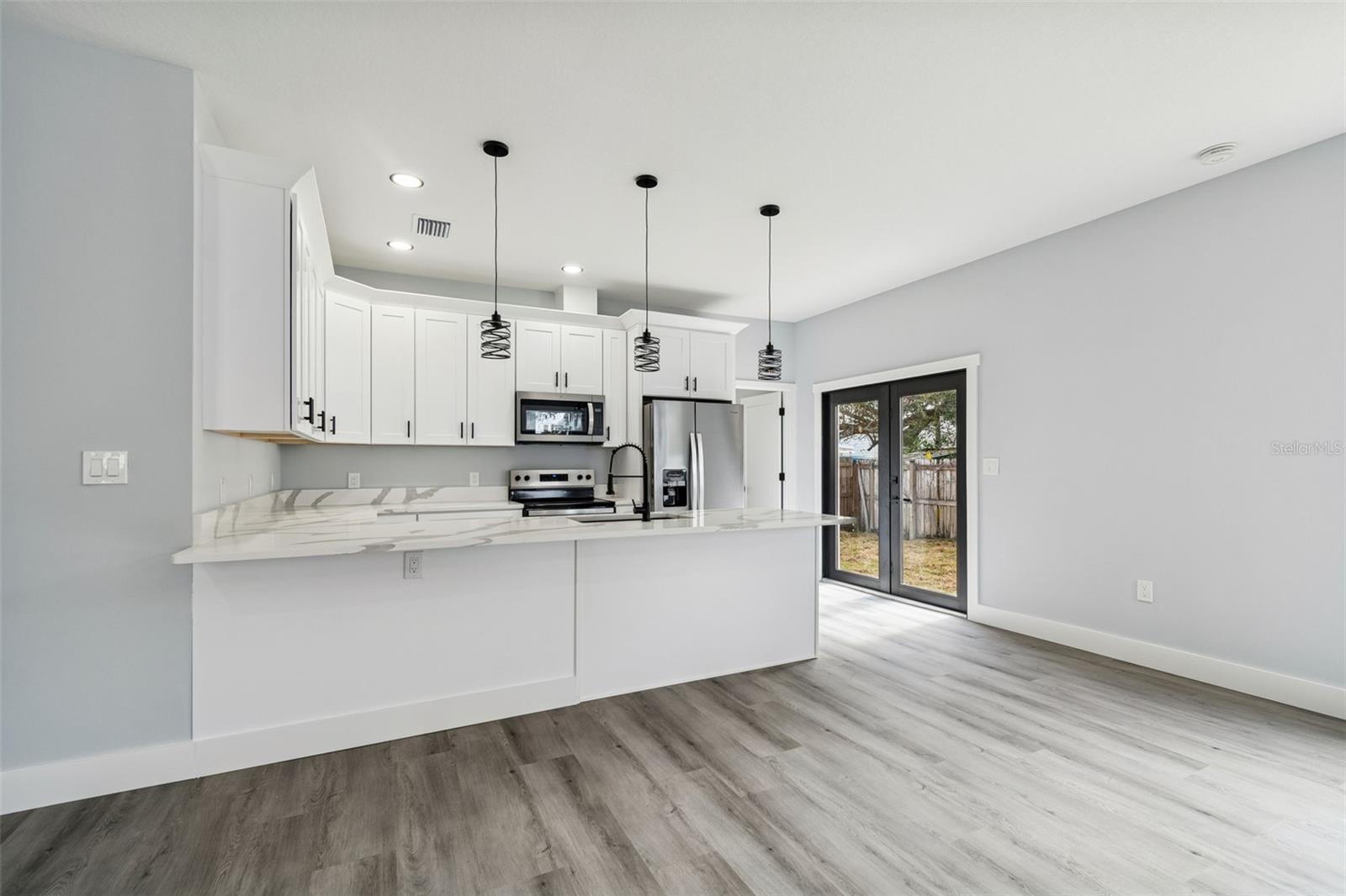 Listing photo id 7 for 5140 70th Avenue N