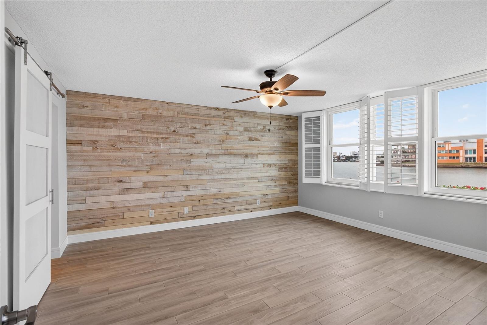 Image 15 of 66 For 7645 Sun Island Drive S 103