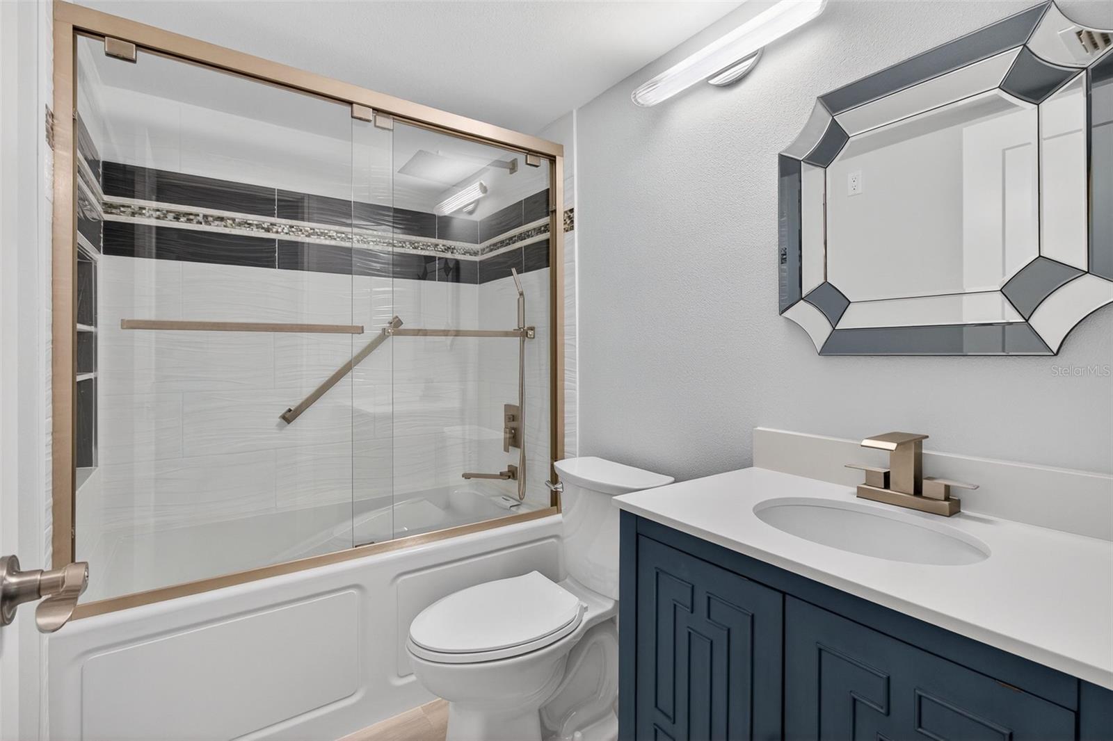 Image 24 of 66 For 7645 Sun Island Drive S 103