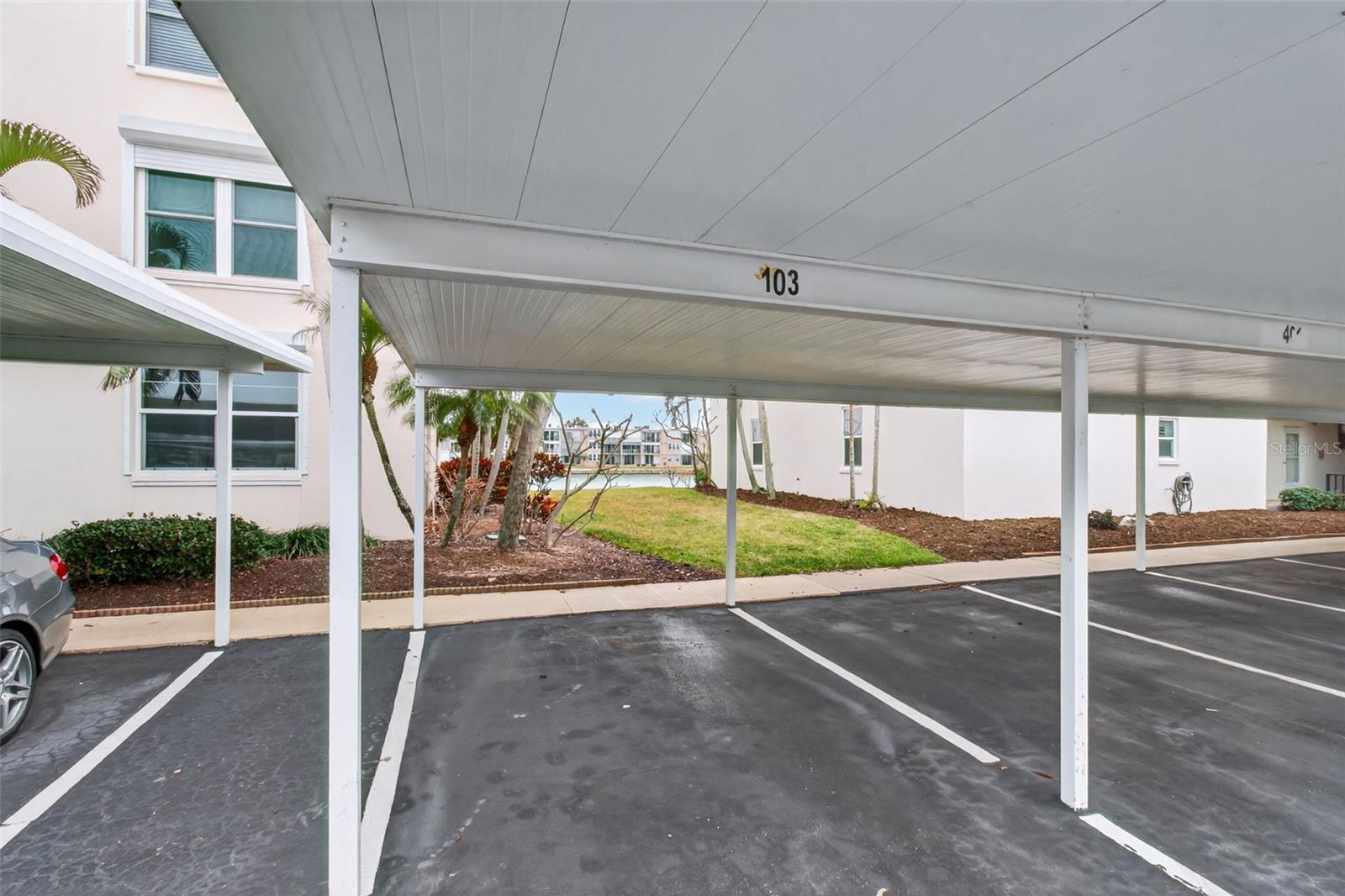 Image 31 of 66 For 7645 Sun Island Drive S 103