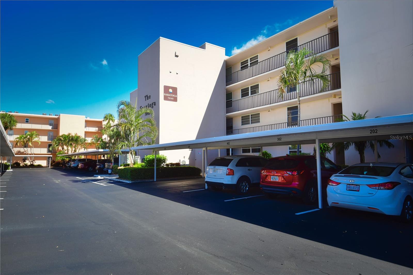 Image 33 of 66 For 7645 Sun Island Drive S 103