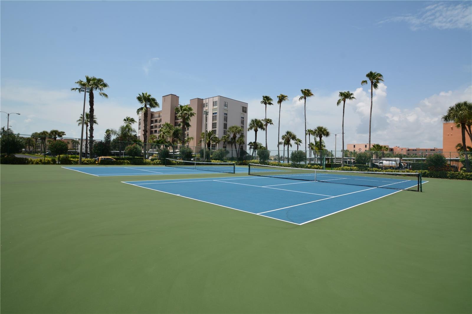 Image 38 of 66 For 7645 Sun Island Drive S 103