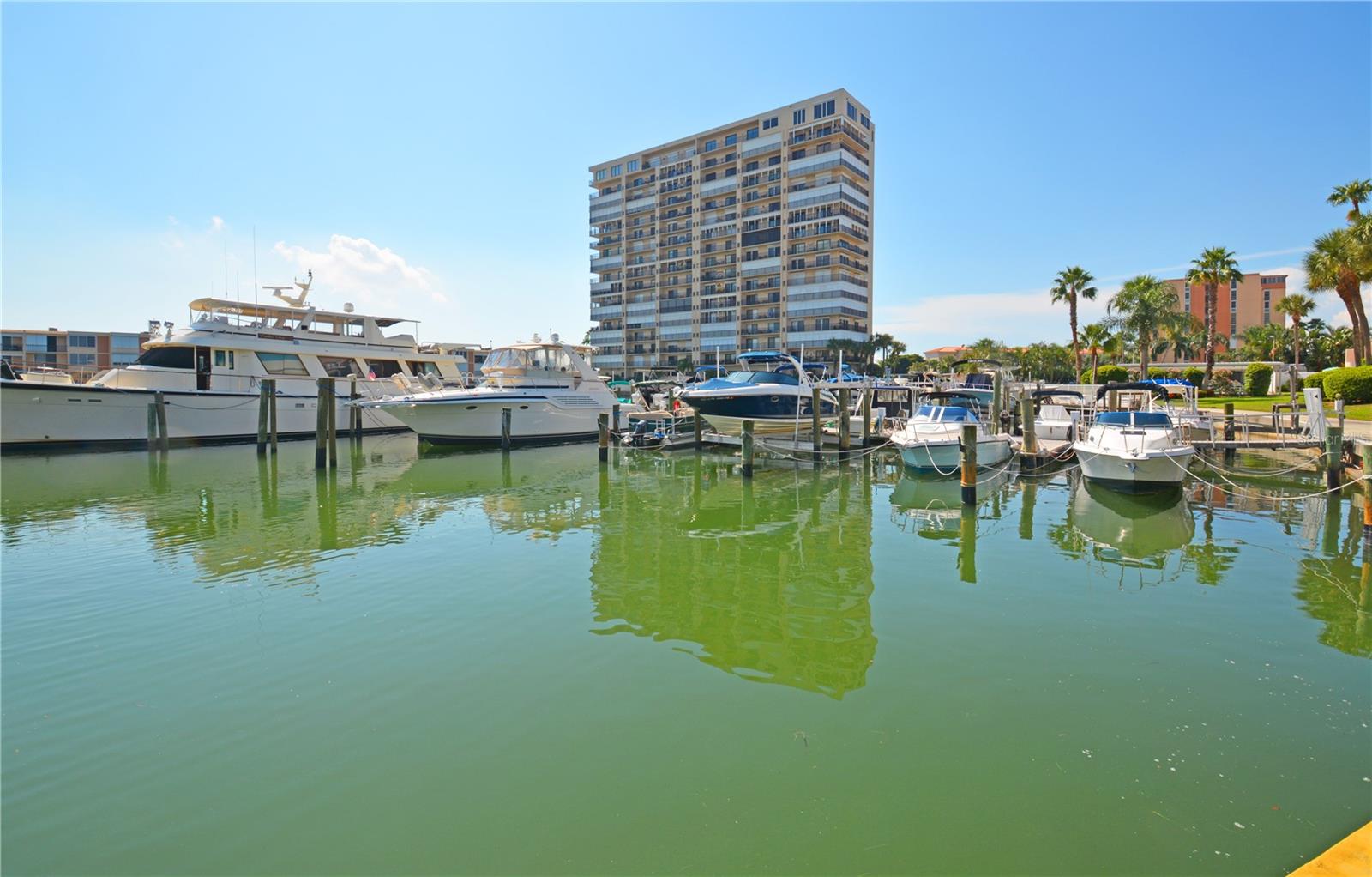 Image 49 of 66 For 7645 Sun Island Drive S 103