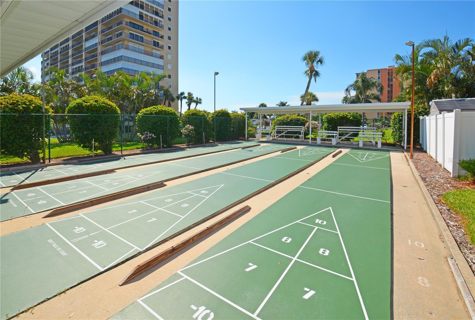 Image 52 of 66 For 7645 Sun Island Drive S 103