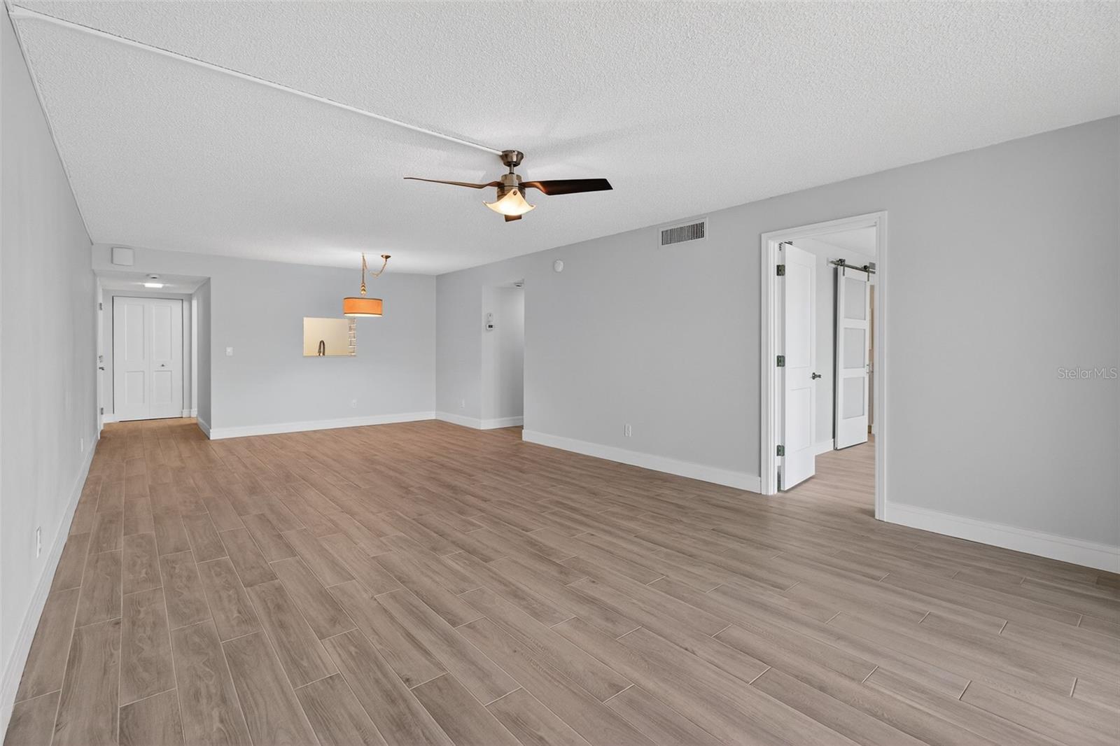 Image 7 of 66 For 7645 Sun Island Drive S 103