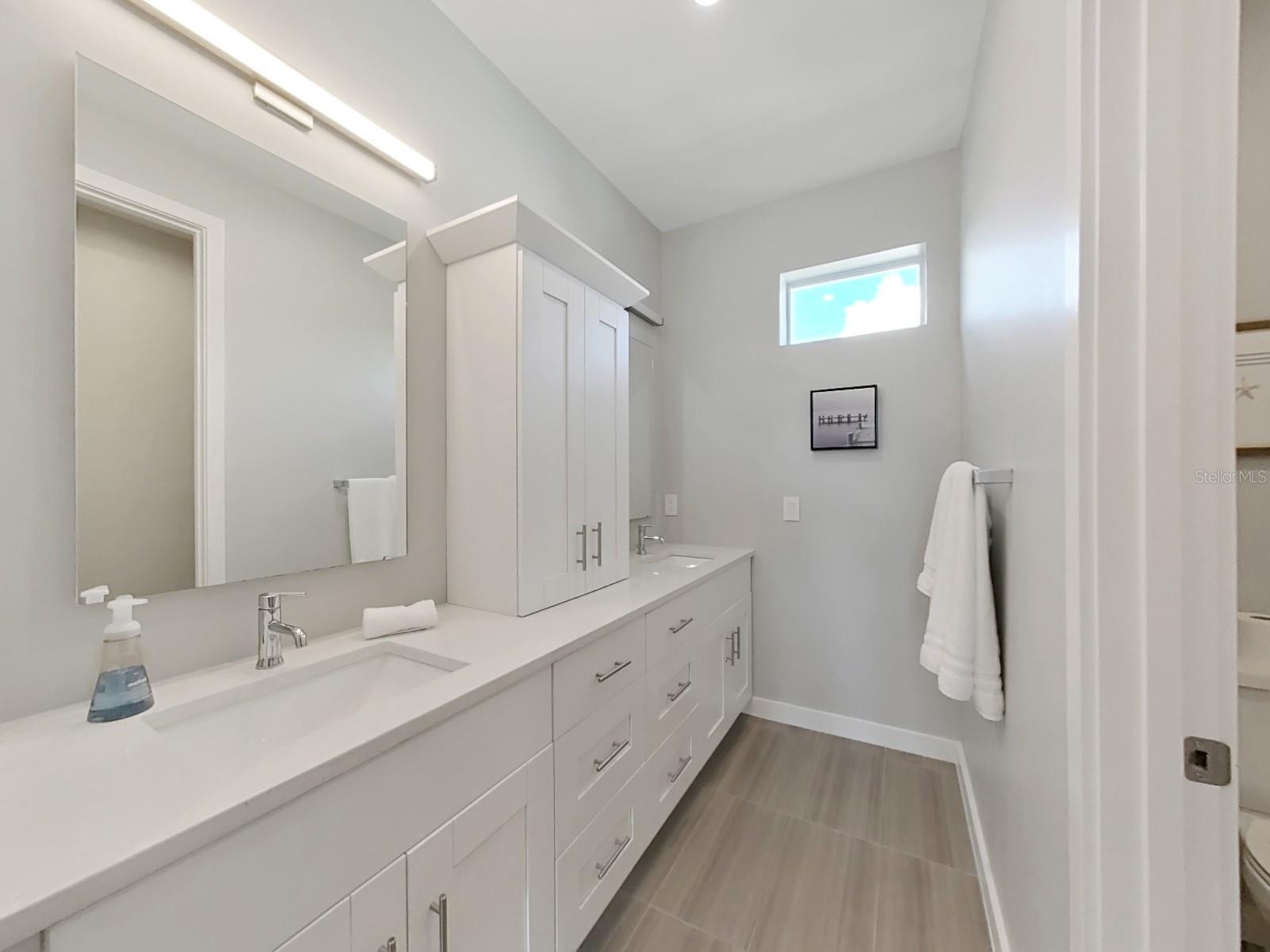 Image 19 of 28 For 2728 Ridgewood Avenue 1