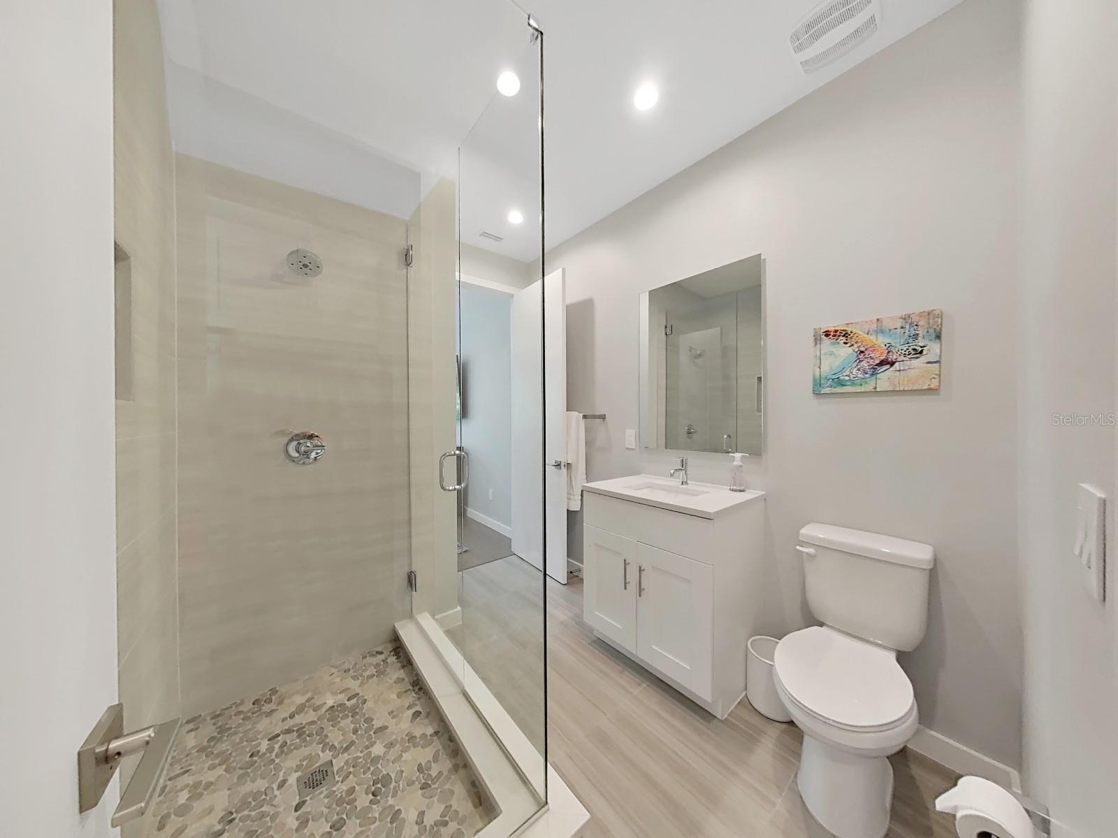 Image 23 of 28 For 2728 Ridgewood Avenue 1