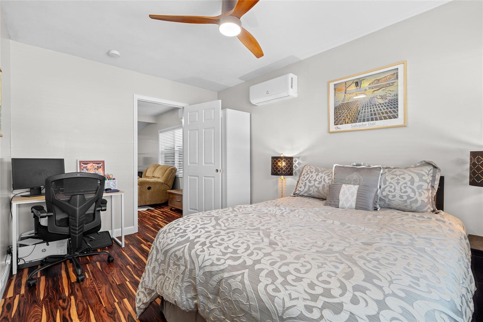 Image 19 of 33 For 3120 20th Street N