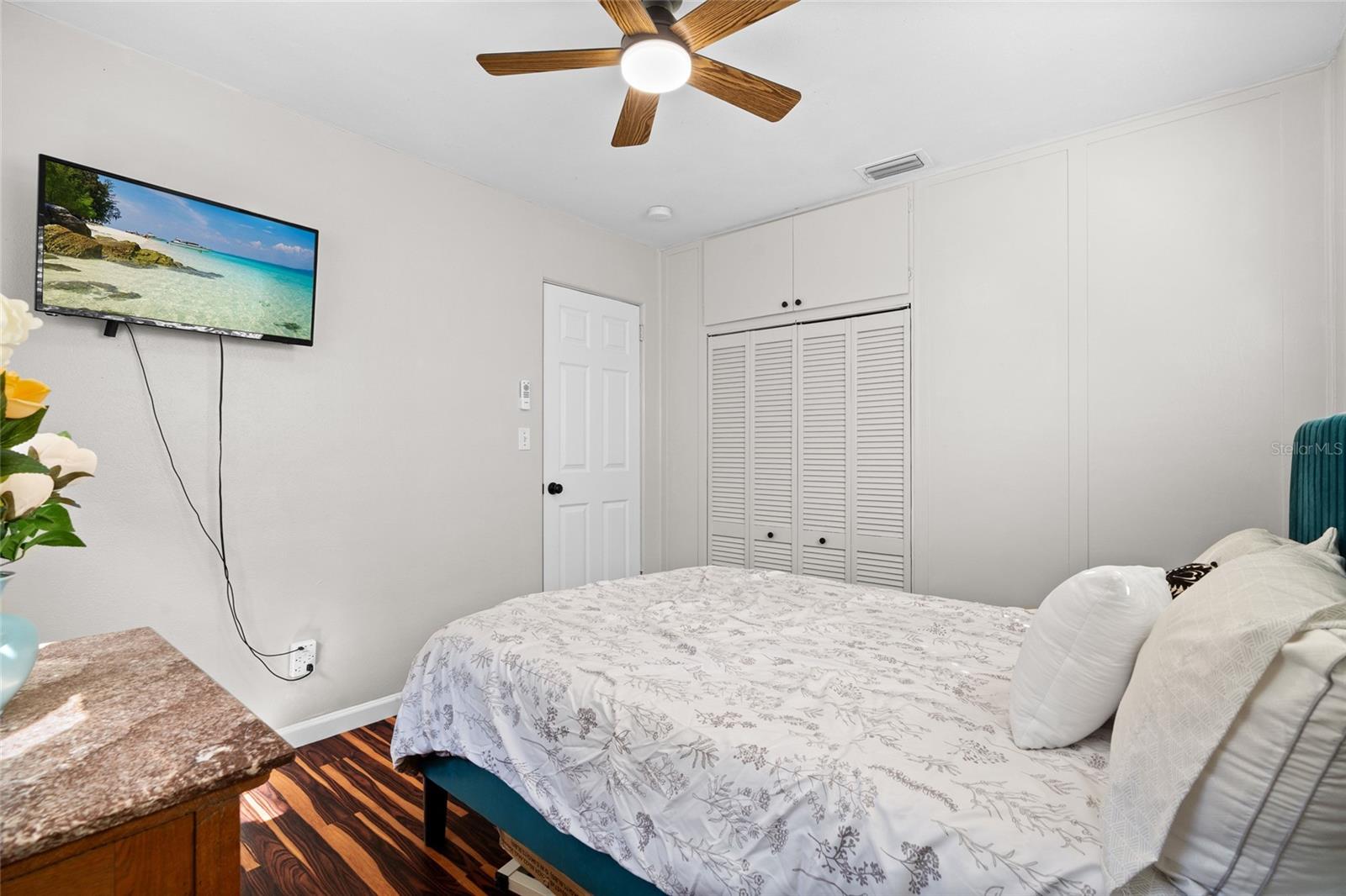 Image 21 of 33 For 3120 20th Street N