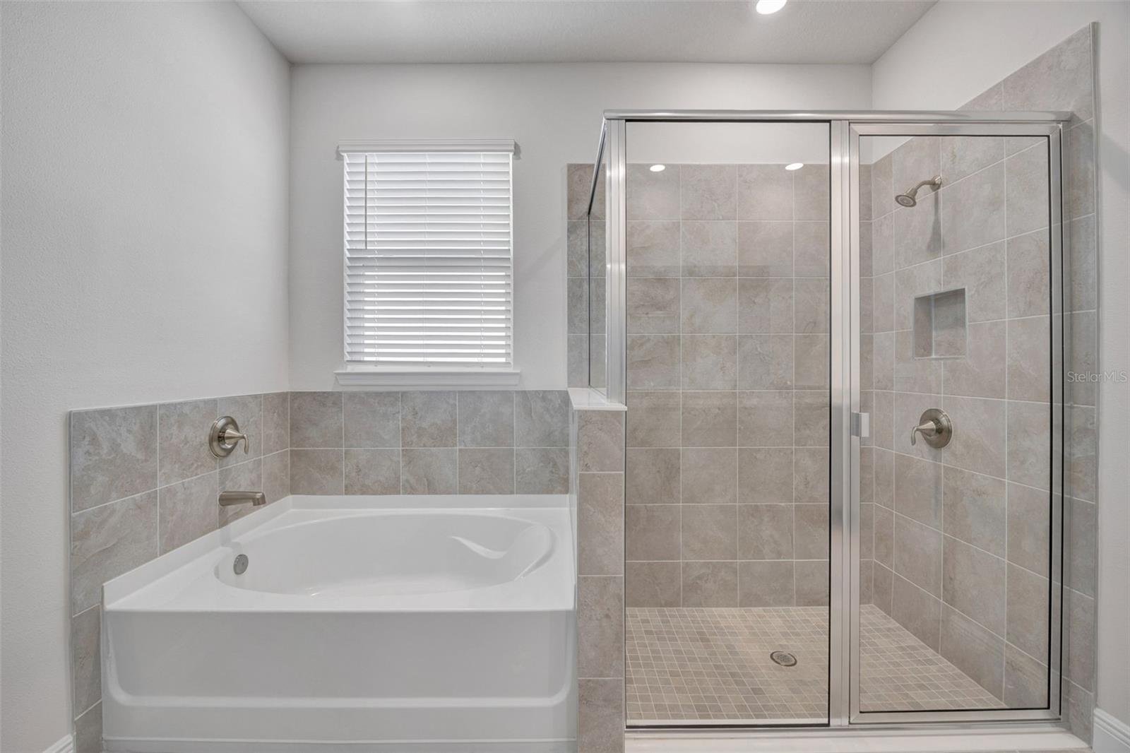 Image 26 of 66 For 2518 Chapel Oak Bend