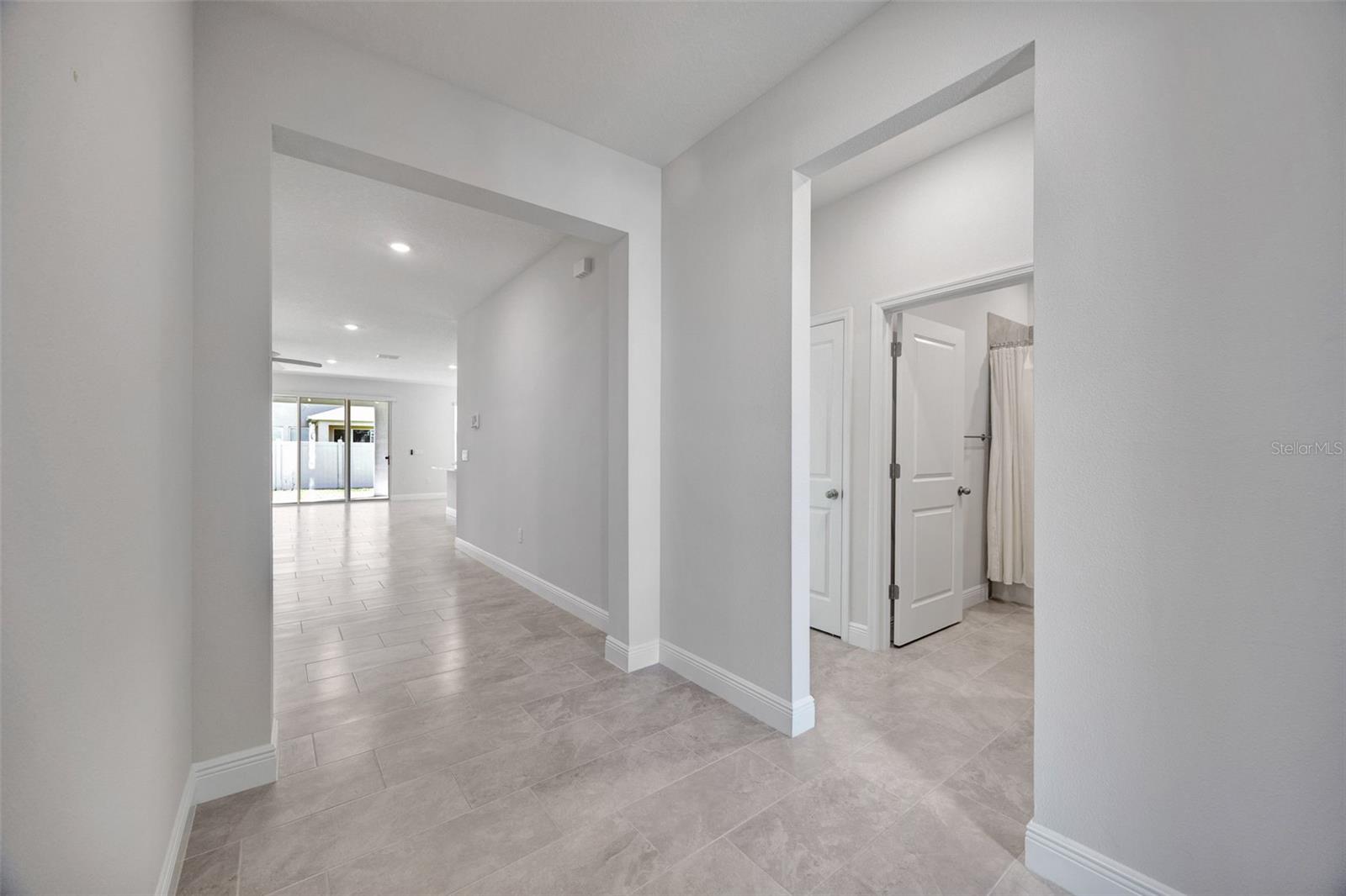 Image 5 of 66 For 2518 Chapel Oak Bend