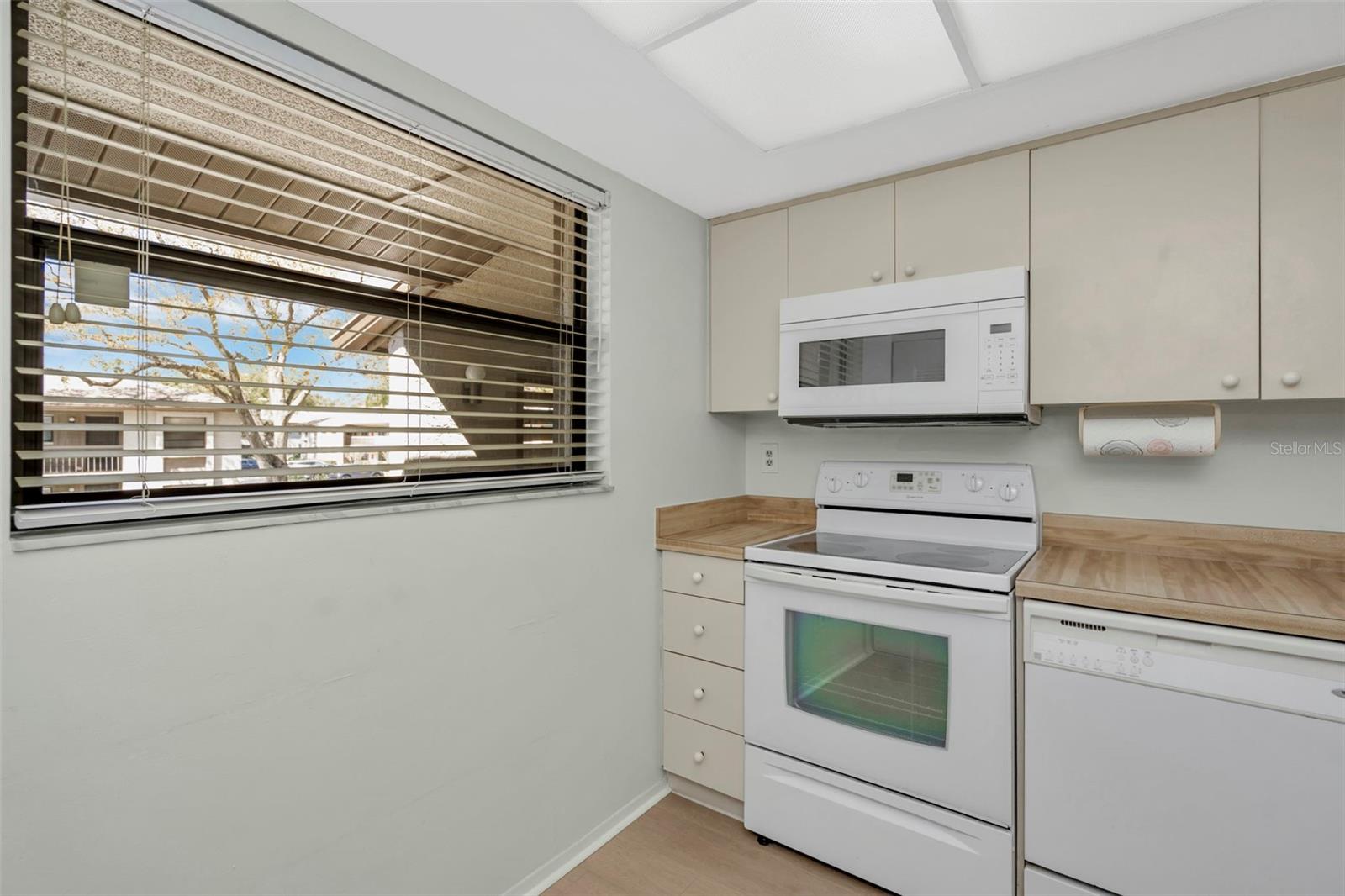 Image 2 of 32 For 3034 Eastland Boulevard D210