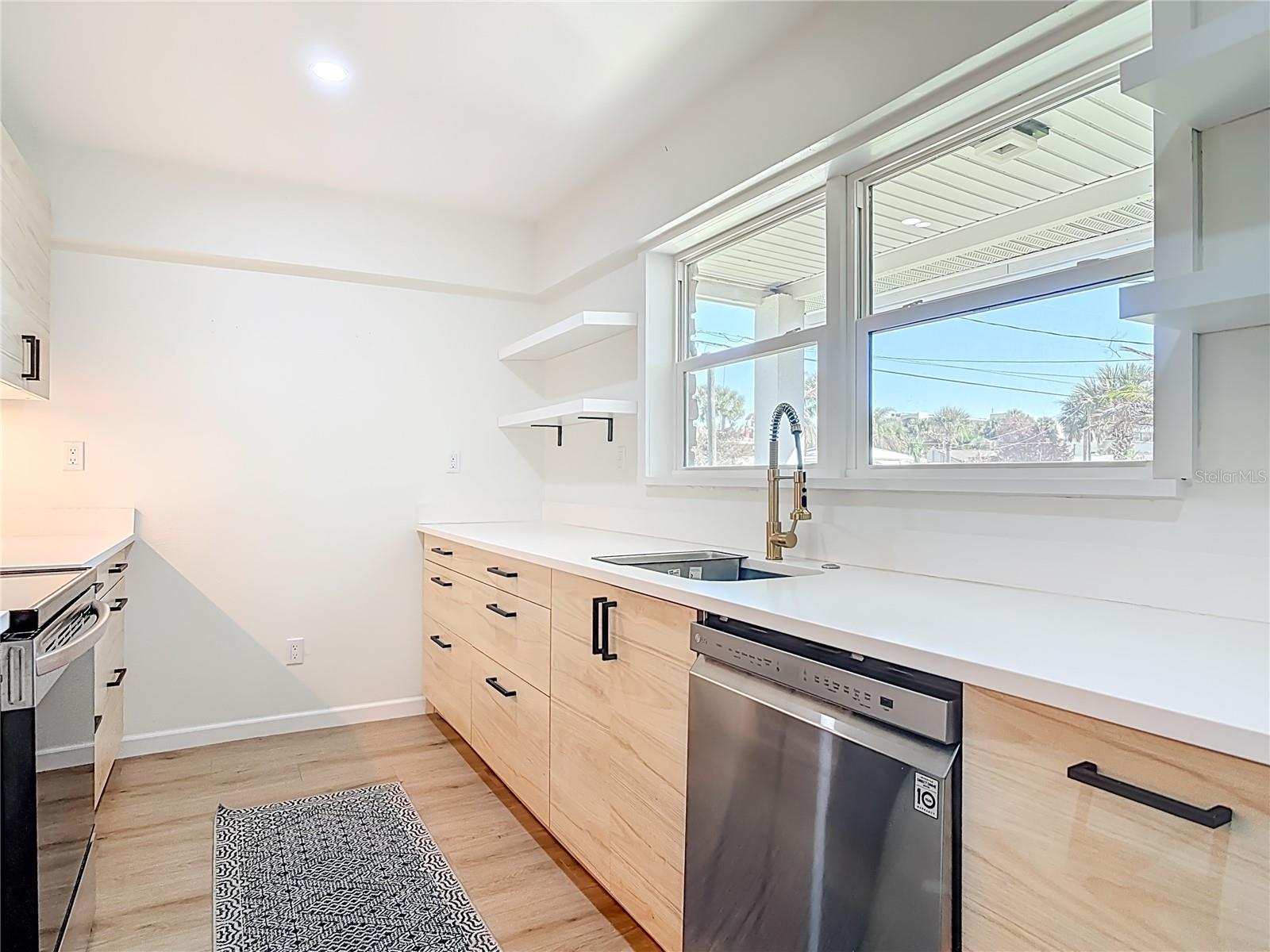 Image 6 of 27 For 408 Zelda Boulevard