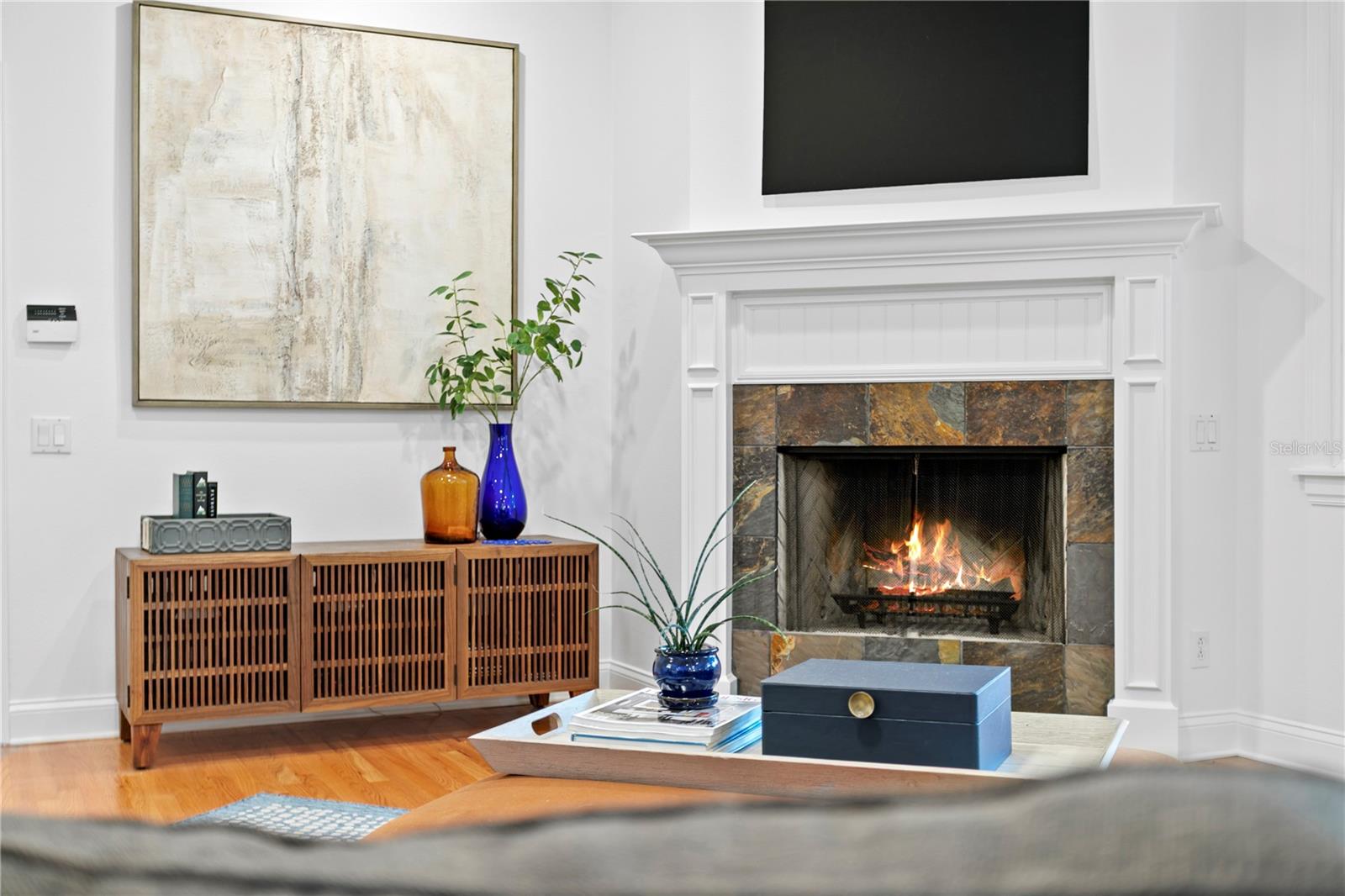 Listing photo id 15 for 4115 Barcelona Street