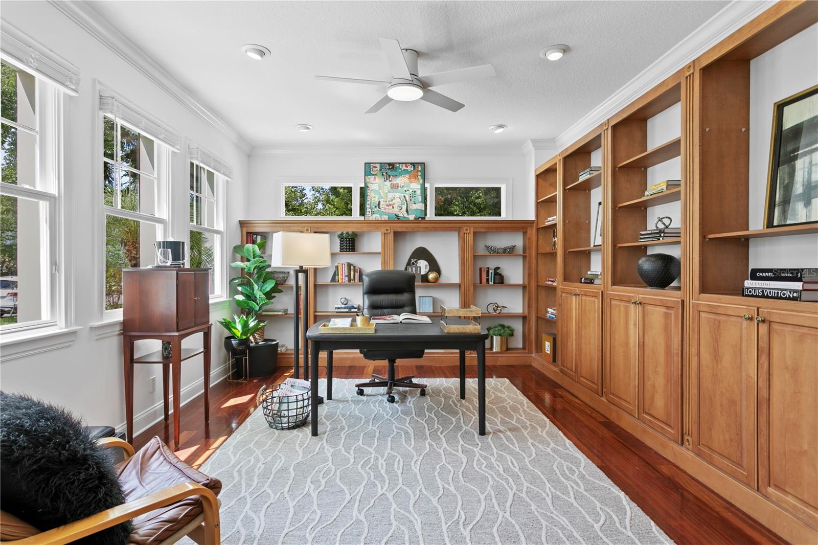 Listing photo id 1 for 4115 Barcelona Street