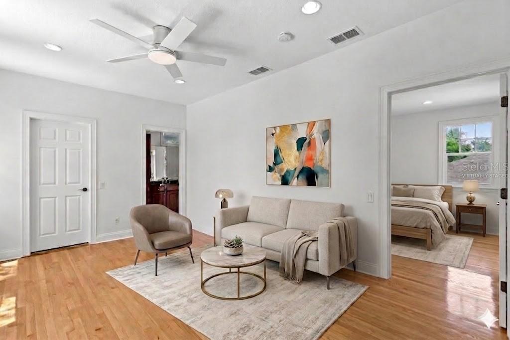 Listing photo id 35 for 4115 Barcelona Street