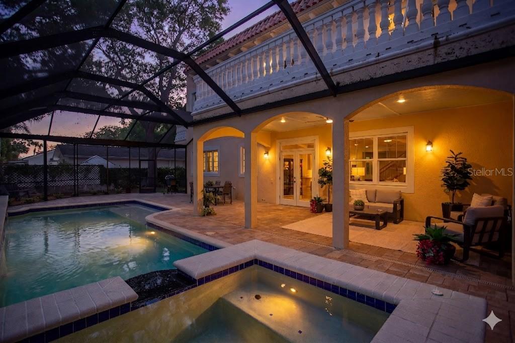 Listing photo id 42 for 4115 Barcelona Street