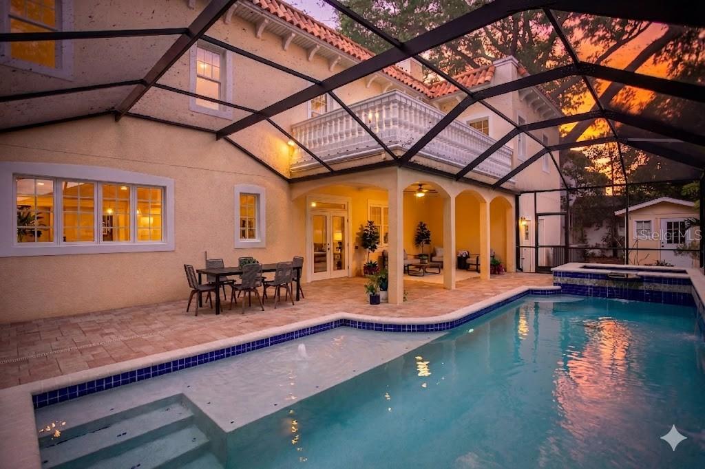 Listing photo id 43 for 4115 Barcelona Street