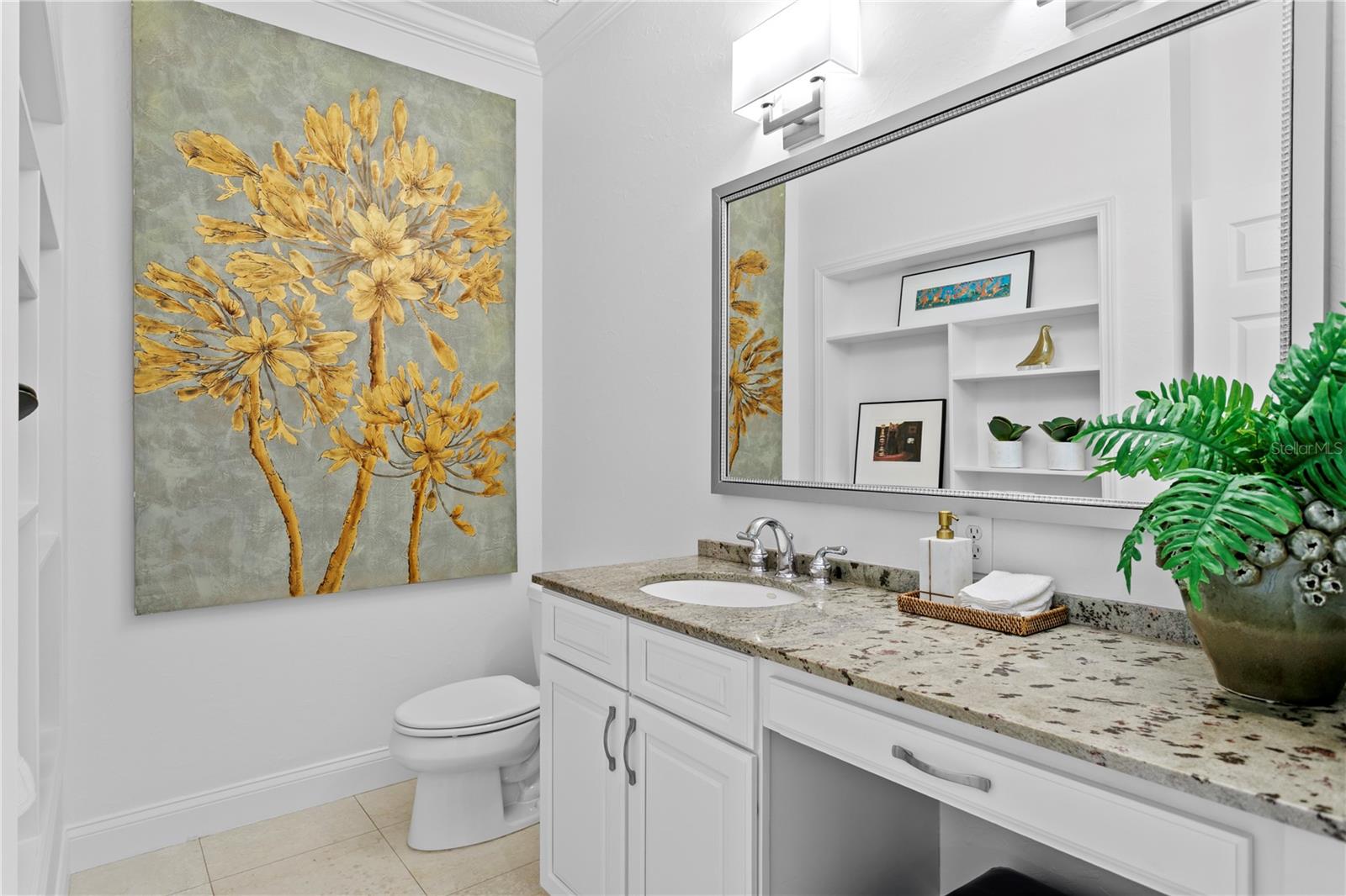 Listing photo id 3 for 4115 Barcelona Street