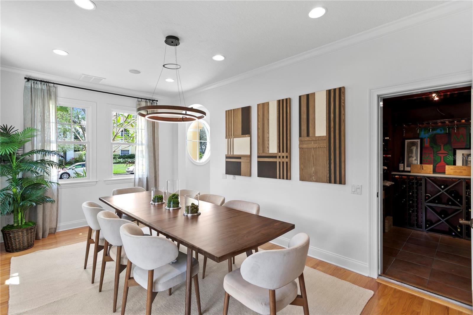 Listing photo id 7 for 4115 Barcelona Street