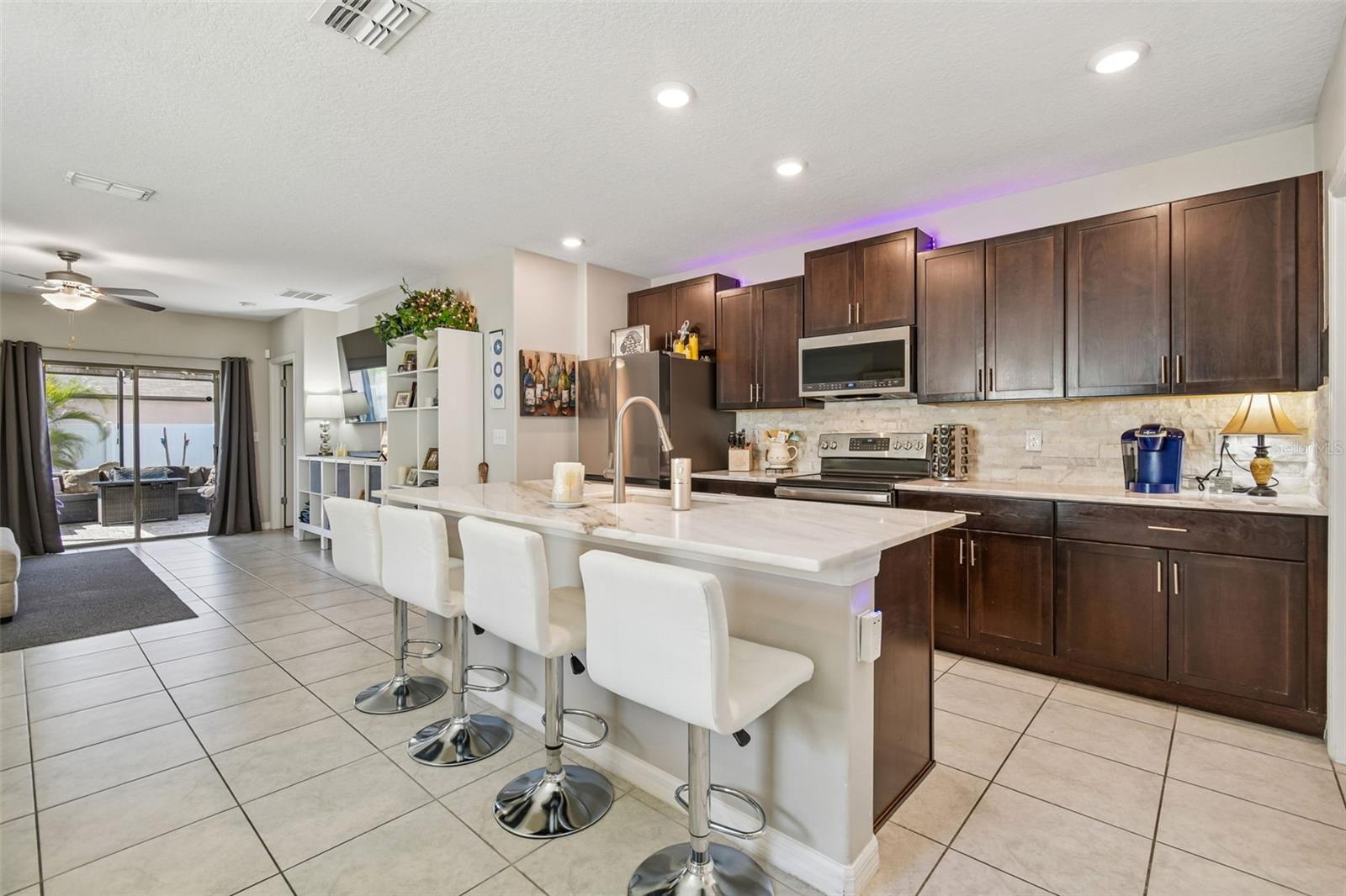 Image 10 of 75 For 984 Olive Conch Street