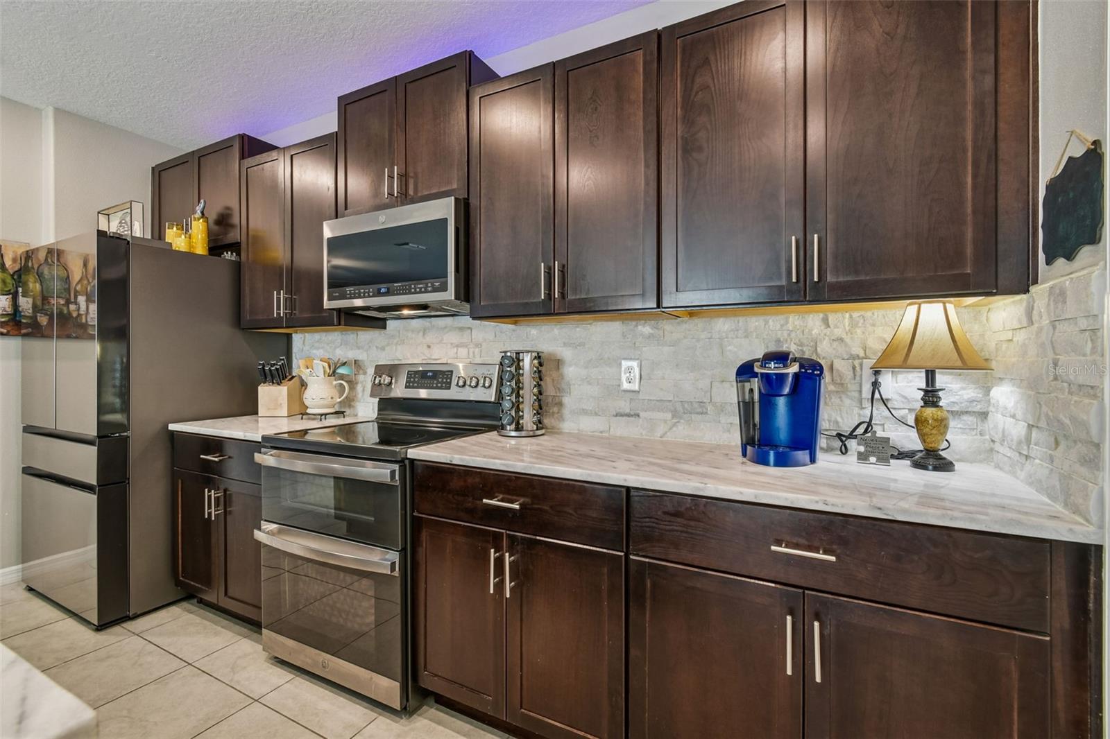 Image 11 of 75 For 984 Olive Conch Street