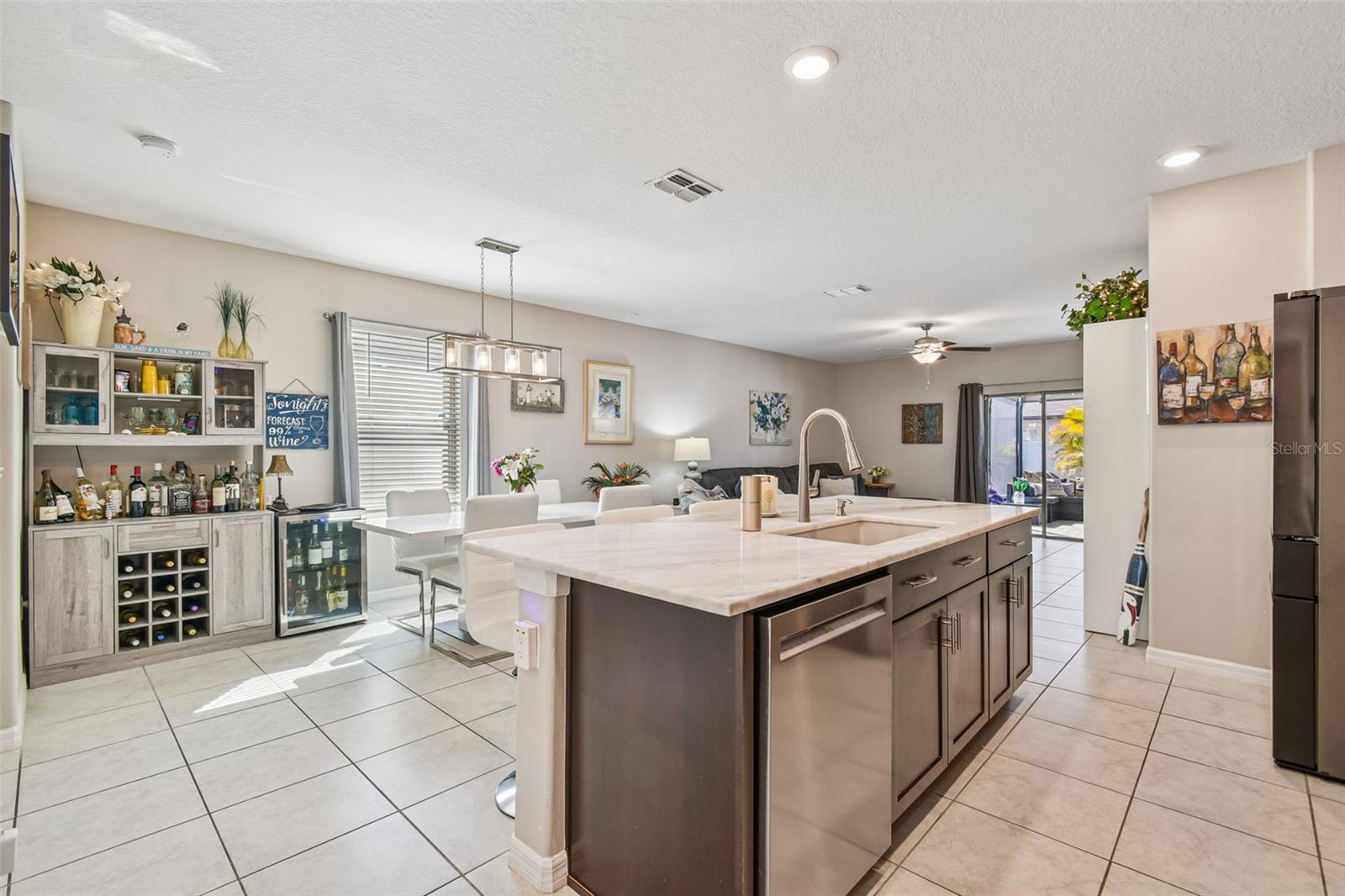 Image 12 of 75 For 984 Olive Conch Street