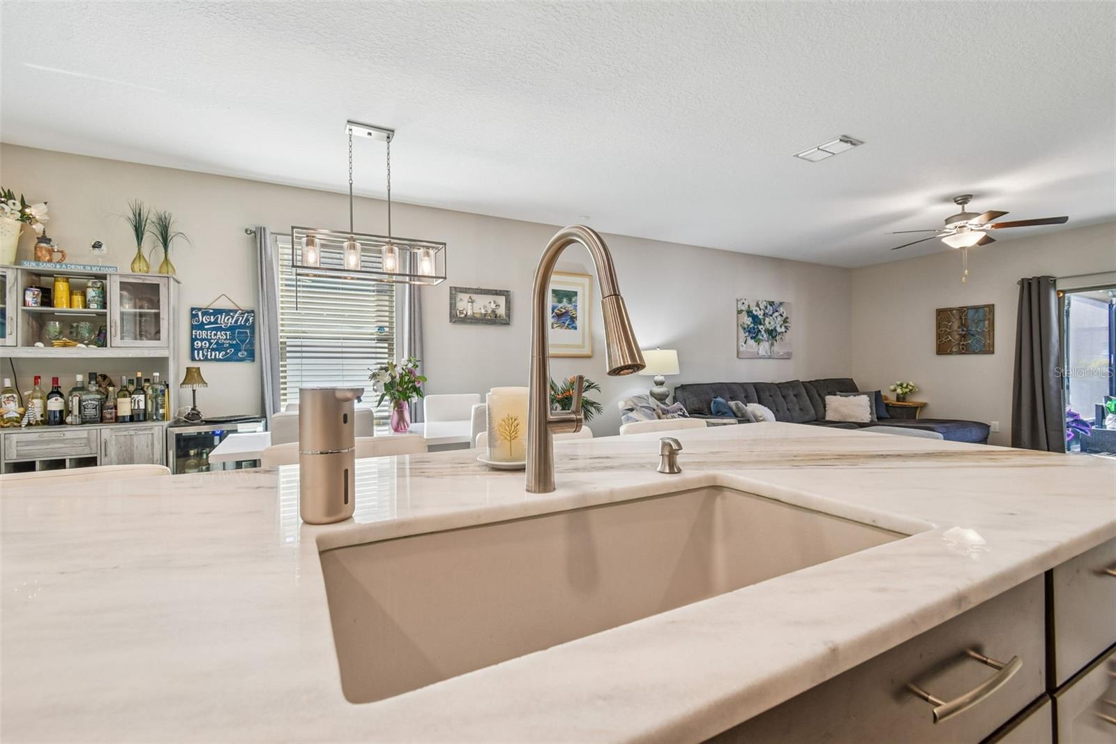 Image 13 of 75 For 984 Olive Conch Street