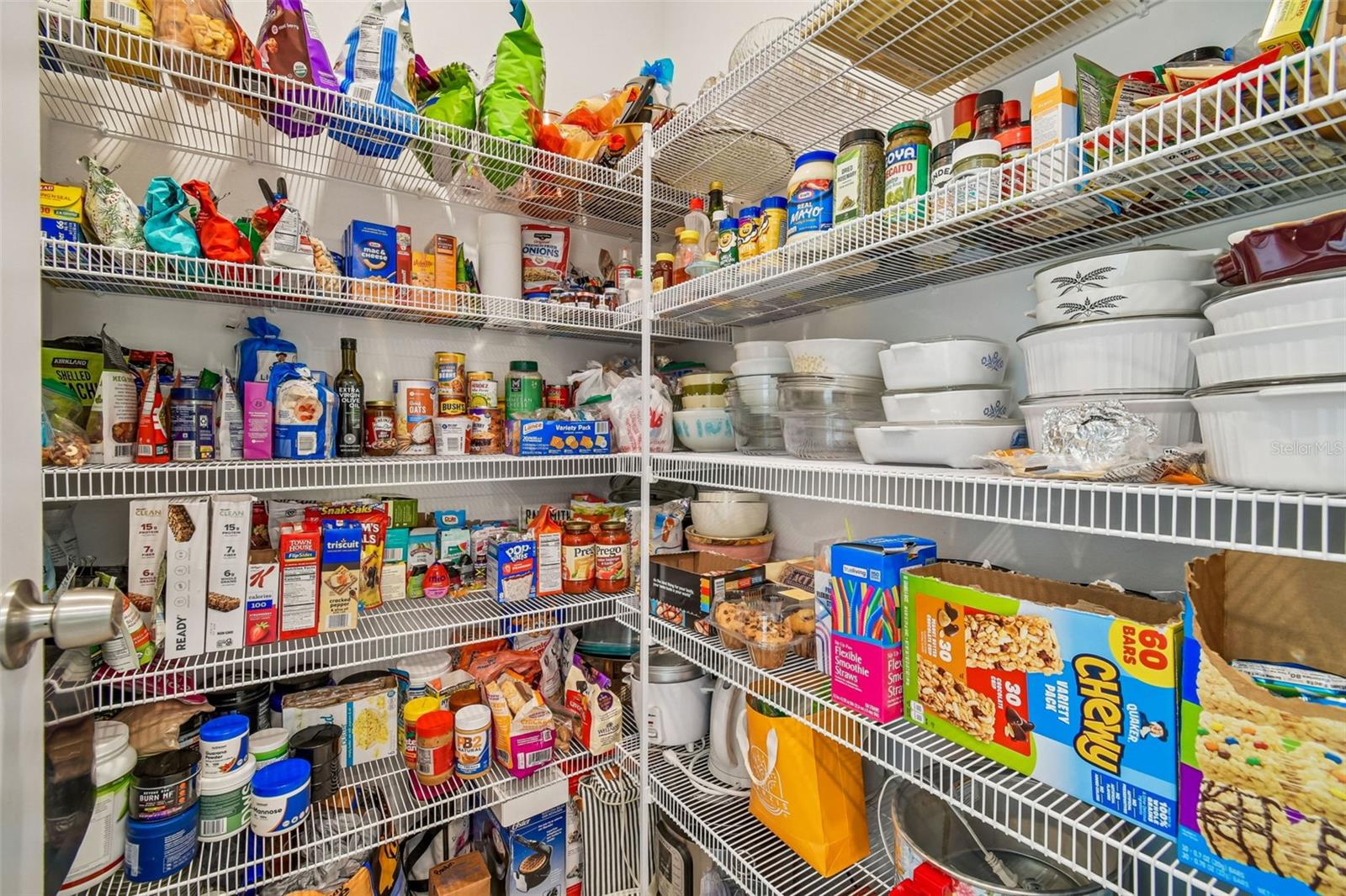 Image 15 of 75 For 984 Olive Conch Street