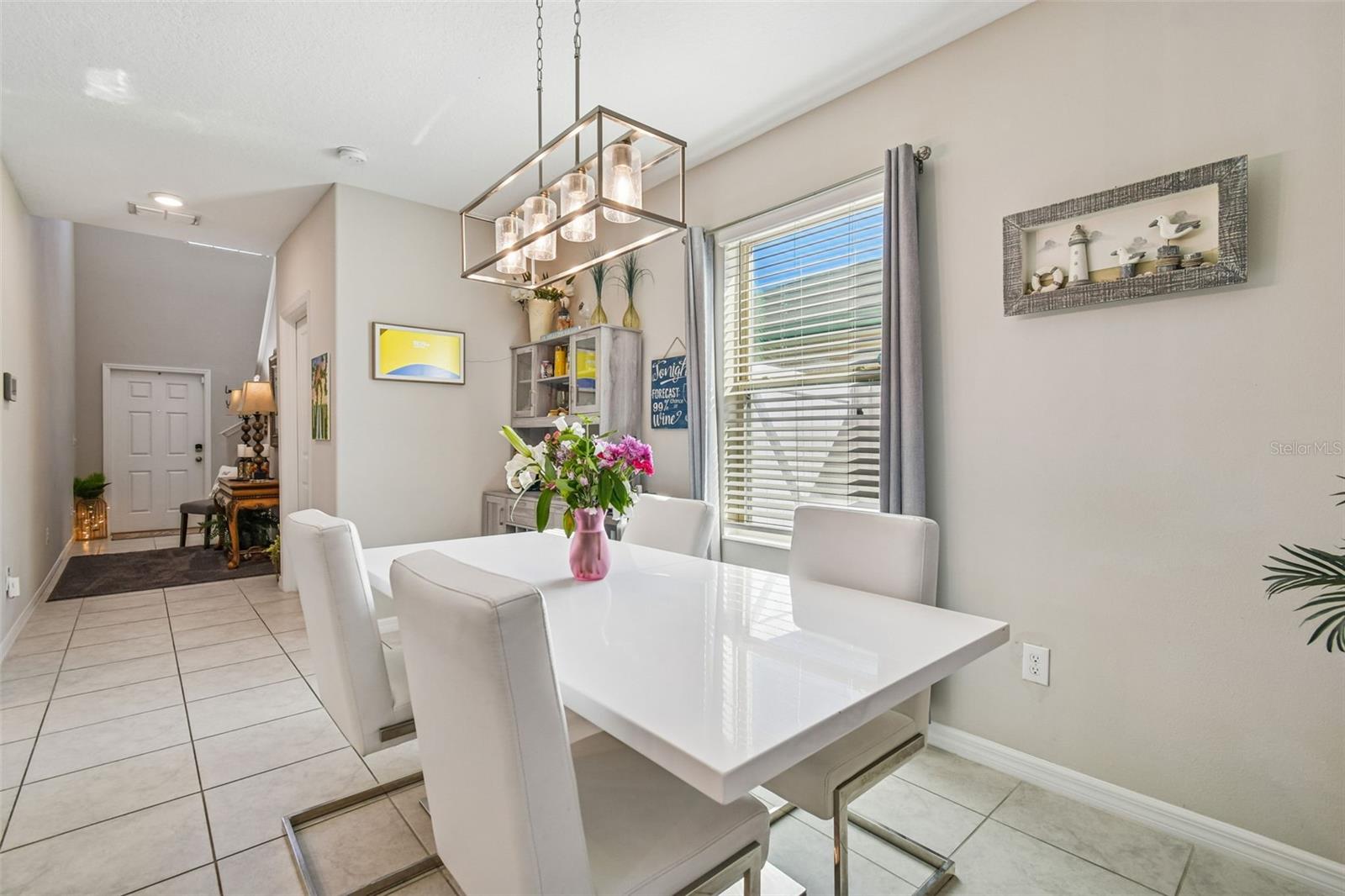 Image 18 of 75 For 984 Olive Conch Street