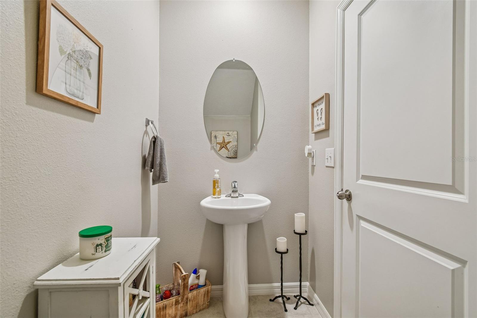 Image 30 of 75 For 984 Olive Conch Street