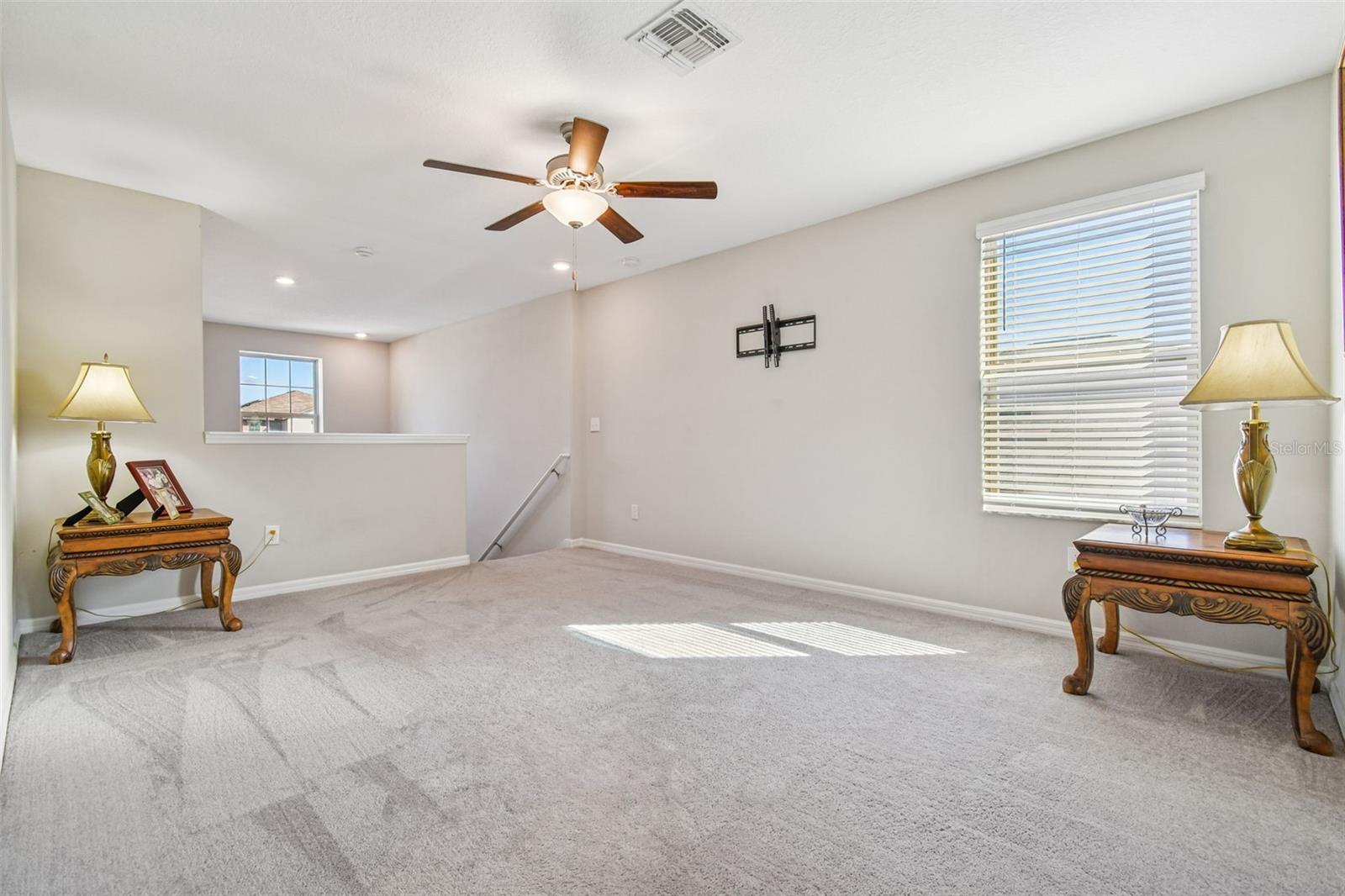 Image 34 of 75 For 984 Olive Conch Street