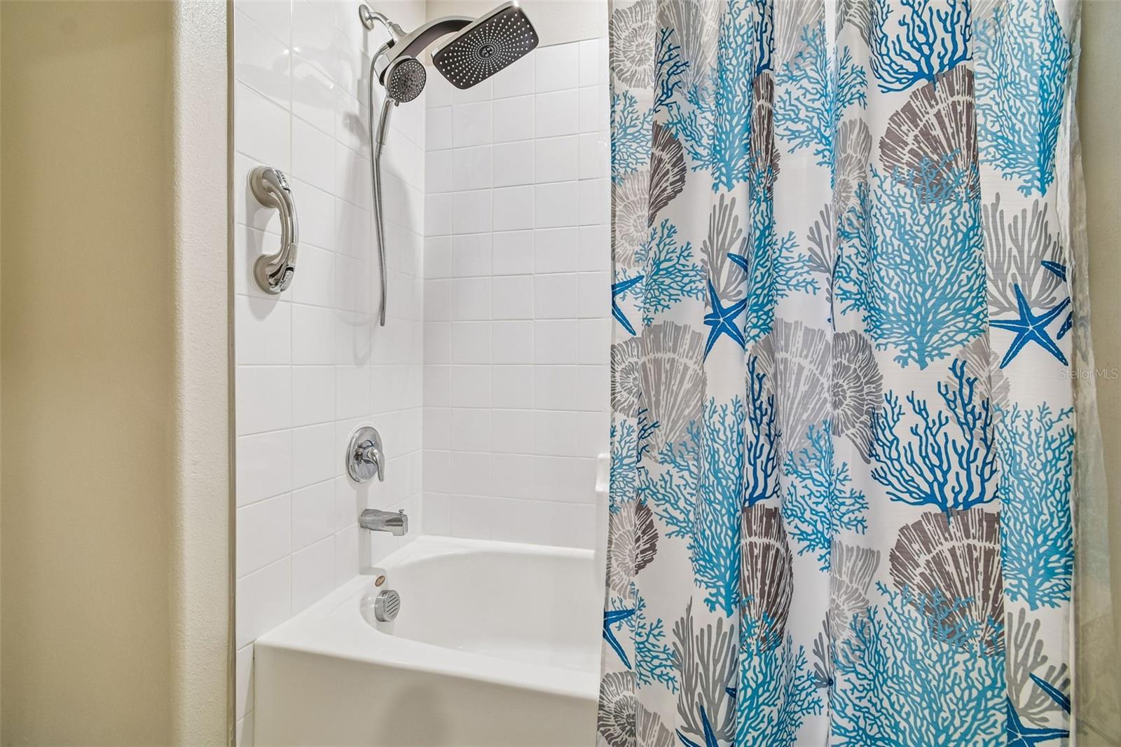 Image 41 of 75 For 984 Olive Conch Street