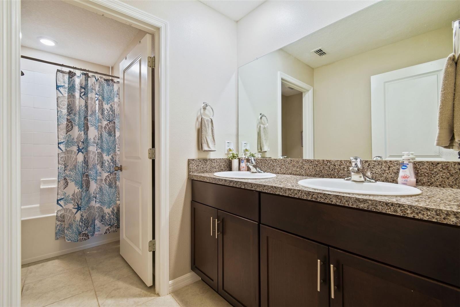 Image 42 of 75 For 984 Olive Conch Street