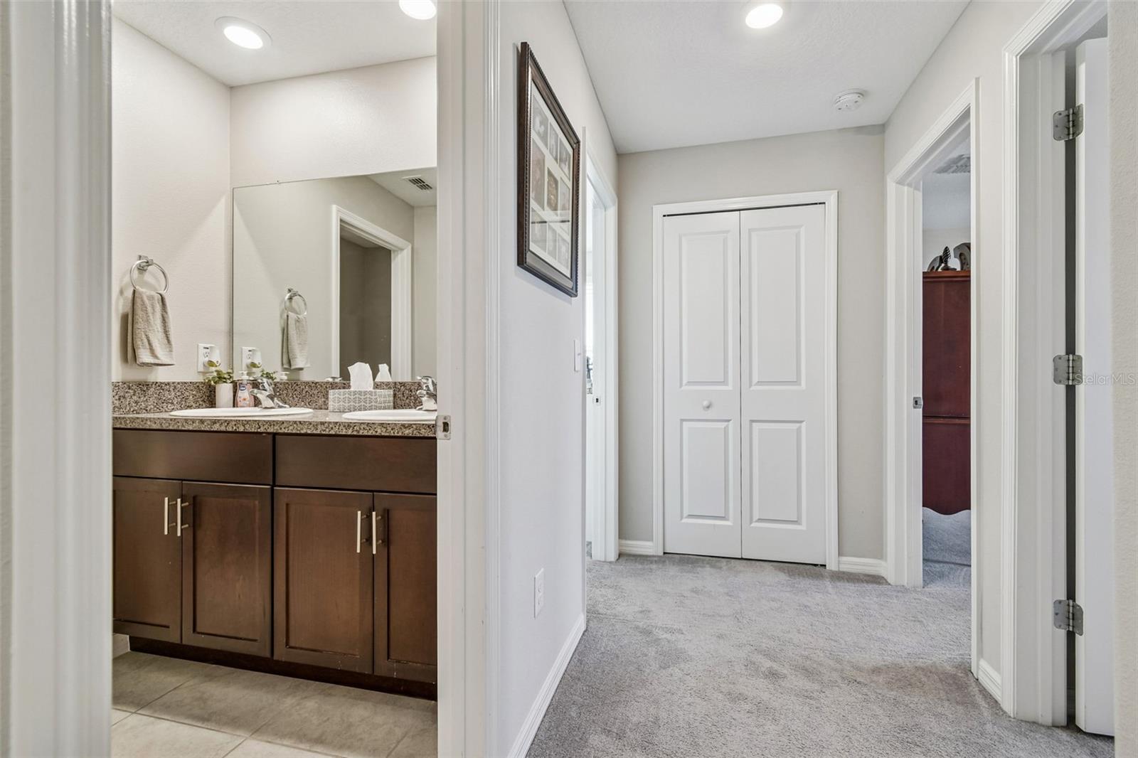 Image 44 of 75 For 984 Olive Conch Street