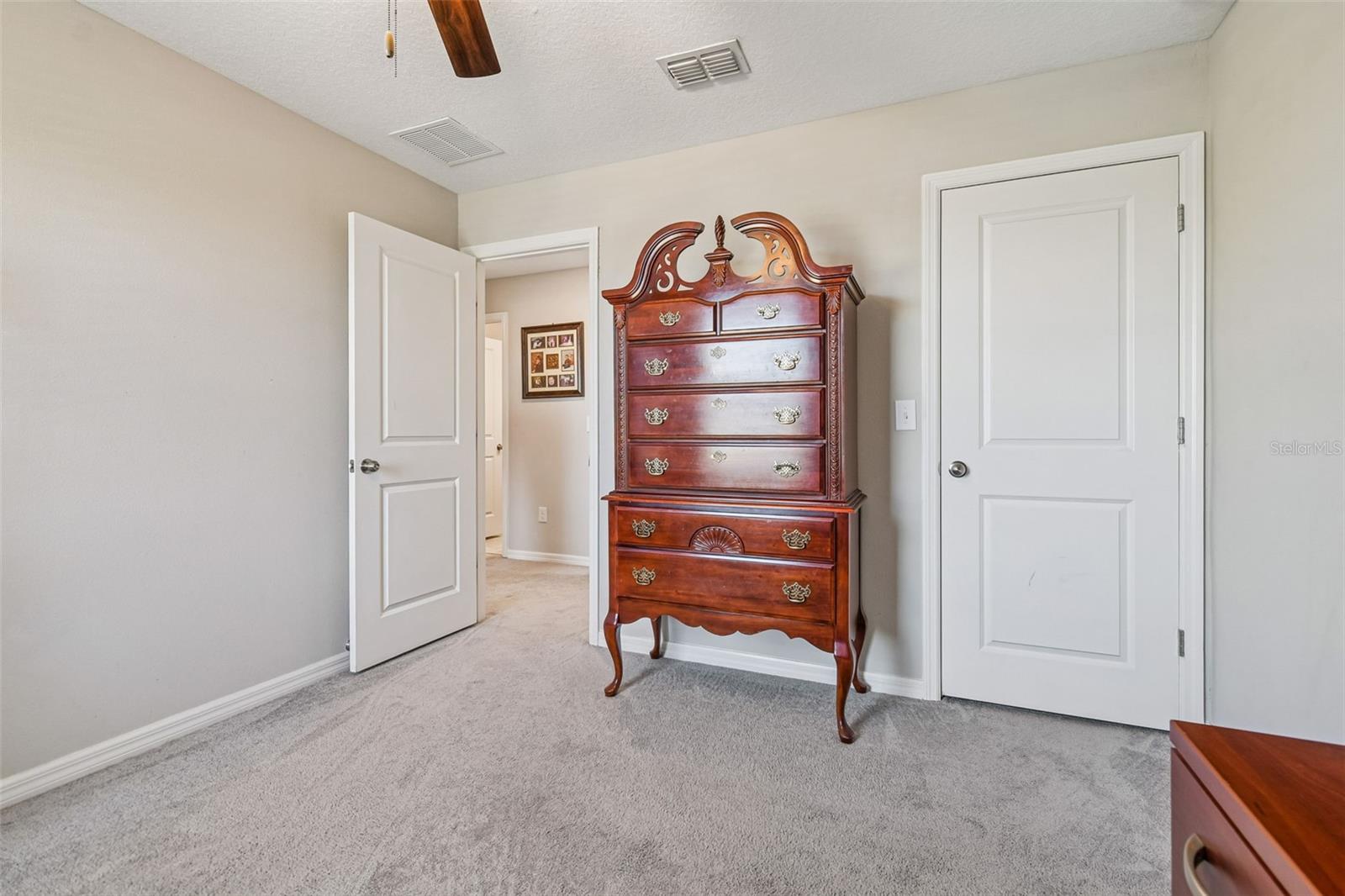 Image 49 of 75 For 984 Olive Conch Street